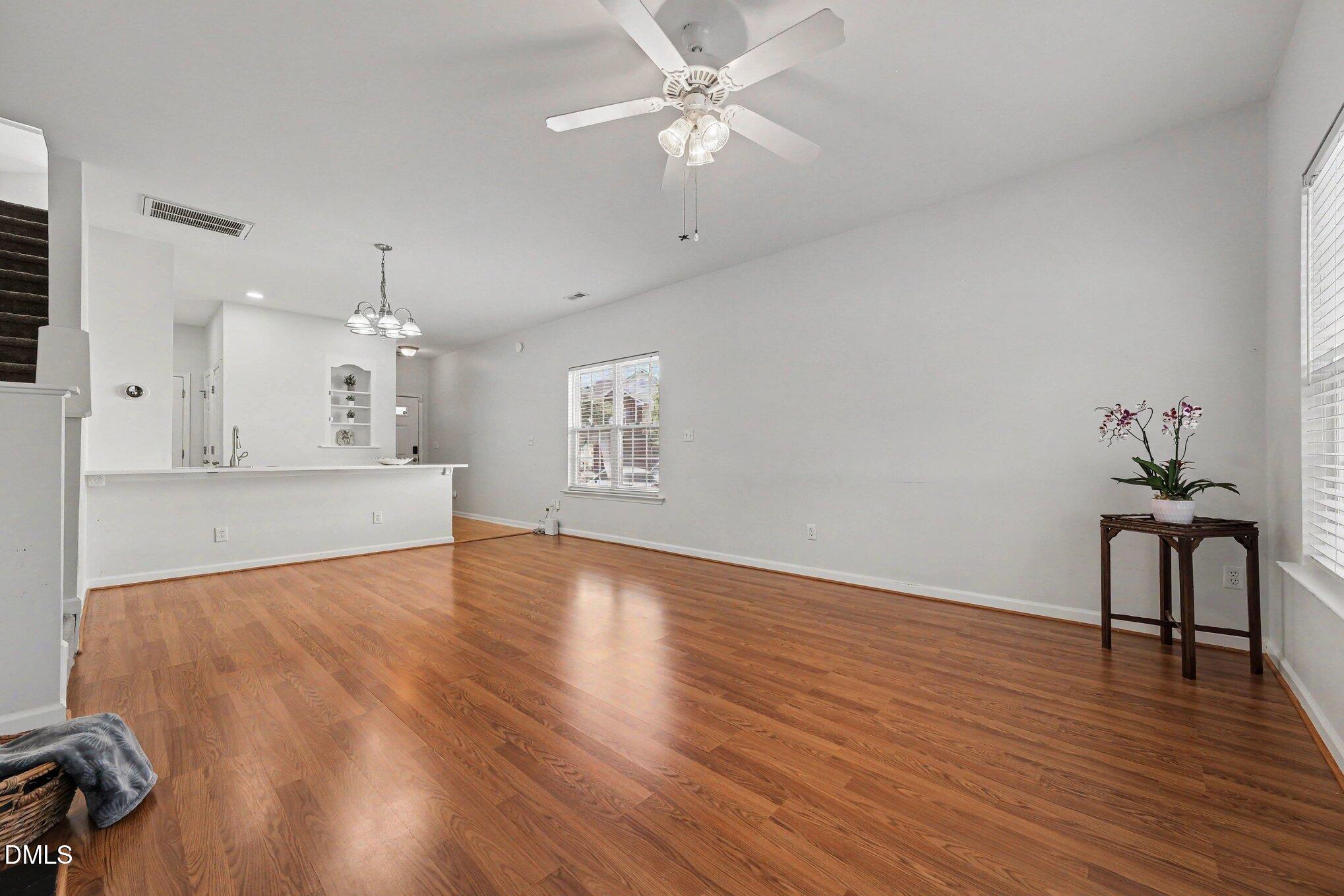 1016 Hadel Place Property Photo 5