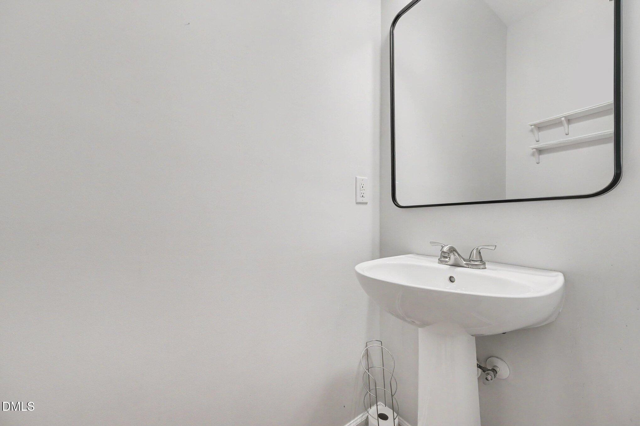 1016 Hadel Place Property Photo 10
