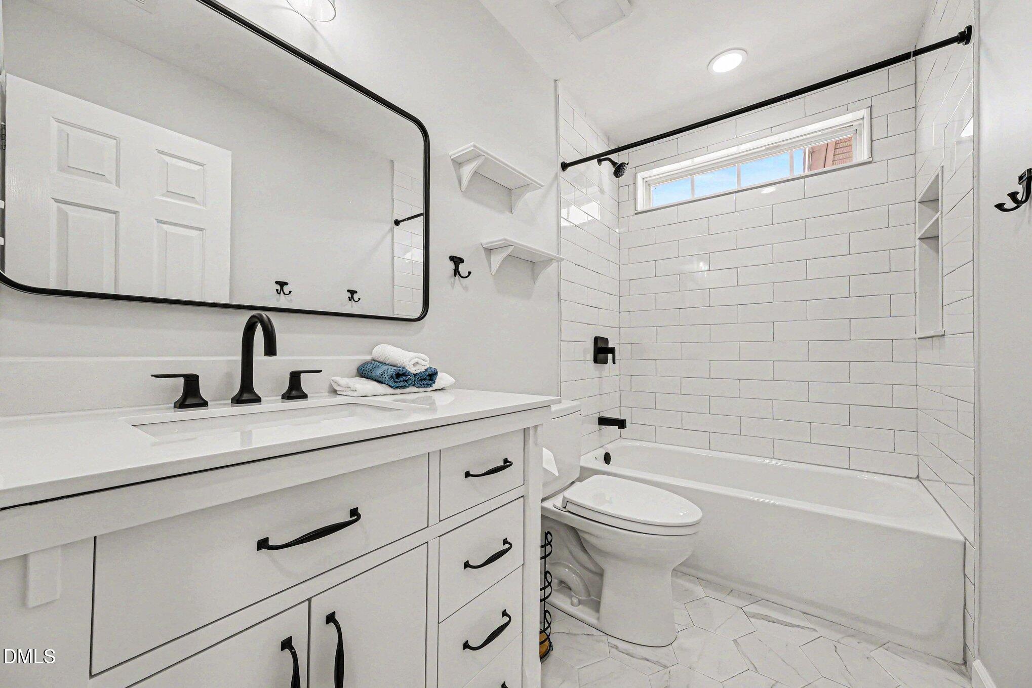 1016 Hadel Place Property Photo 17