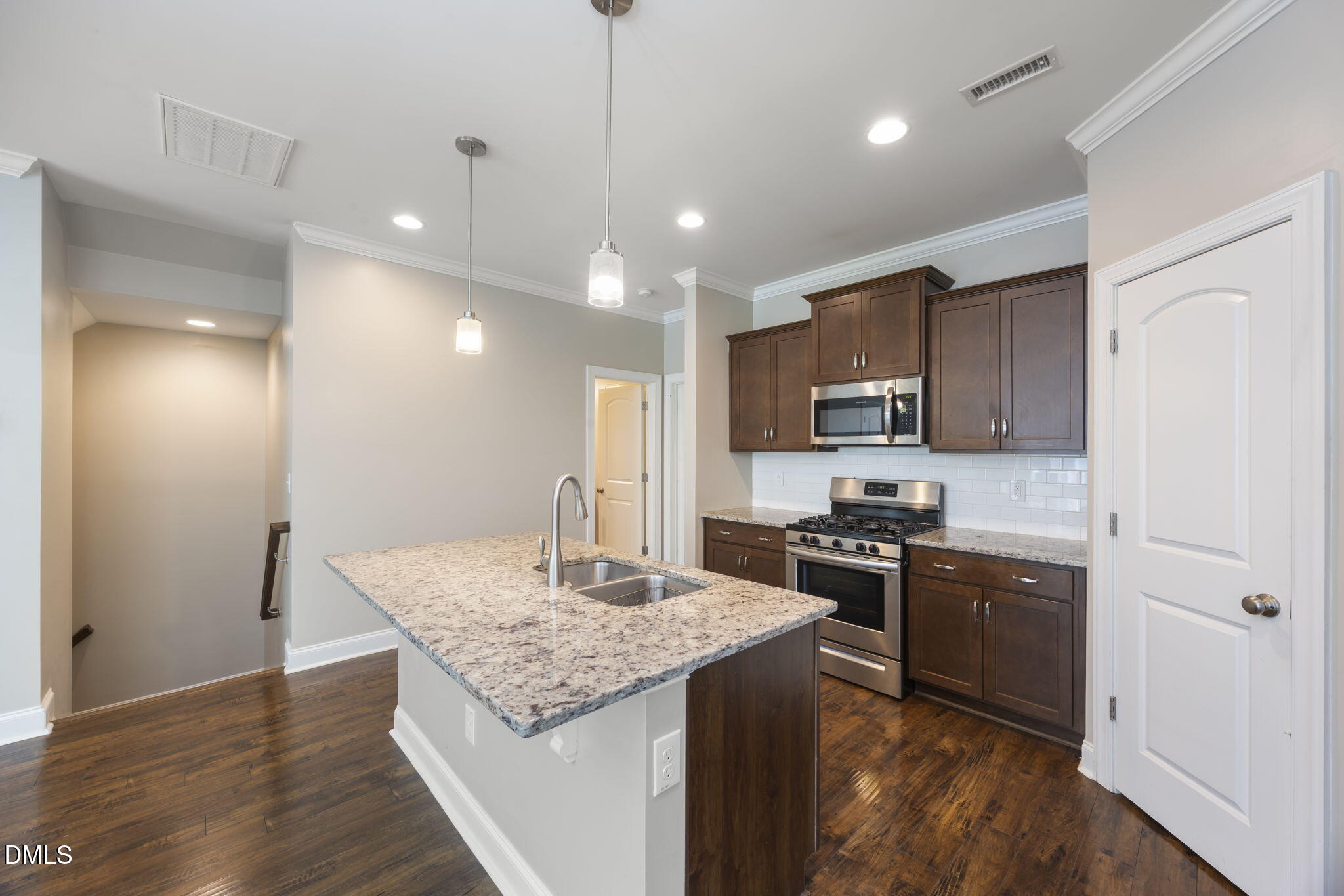 908 Laurel Gate Drive Property Photo 16