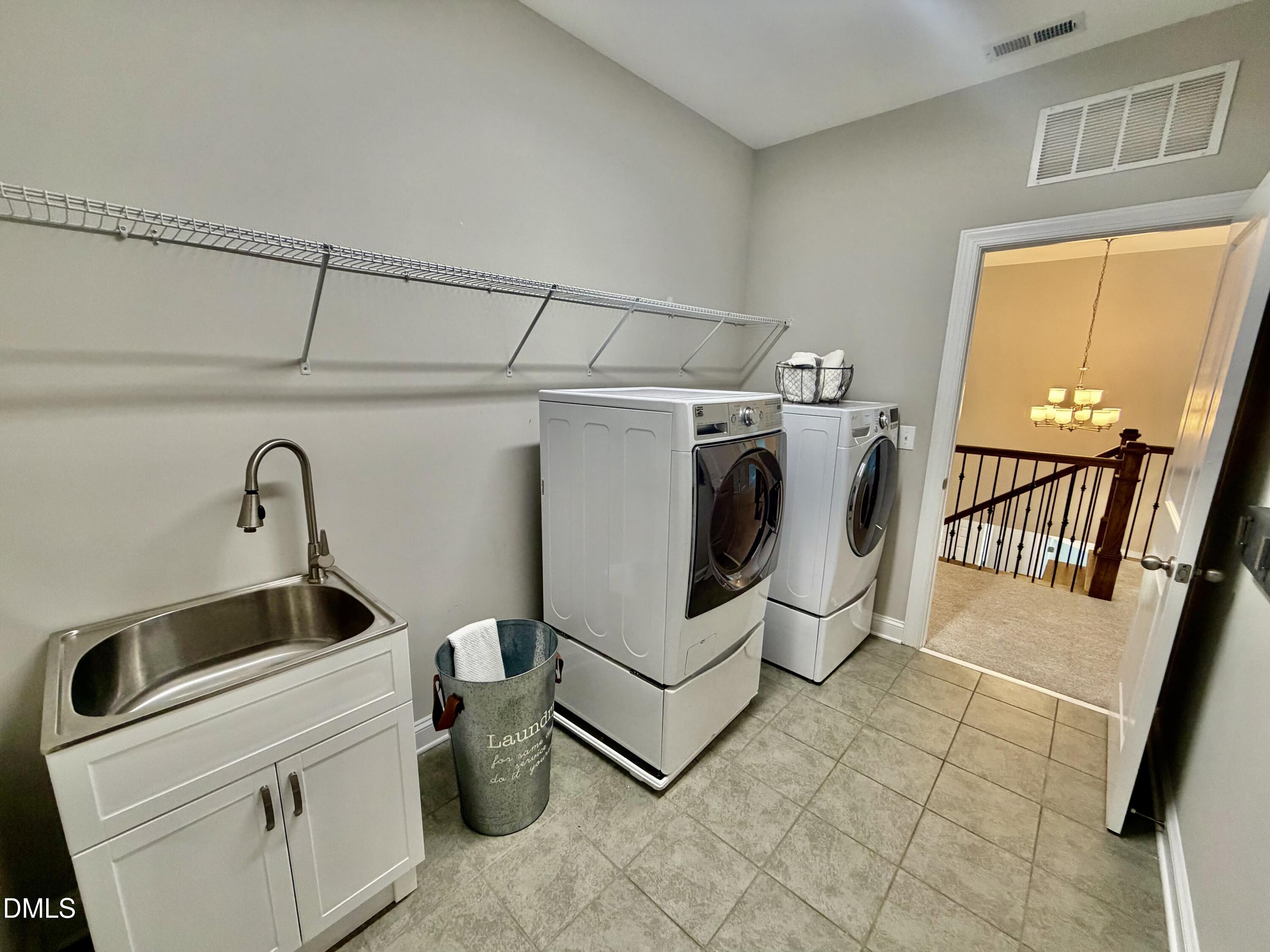 724 Peninsula Forest Place Property Photo 34