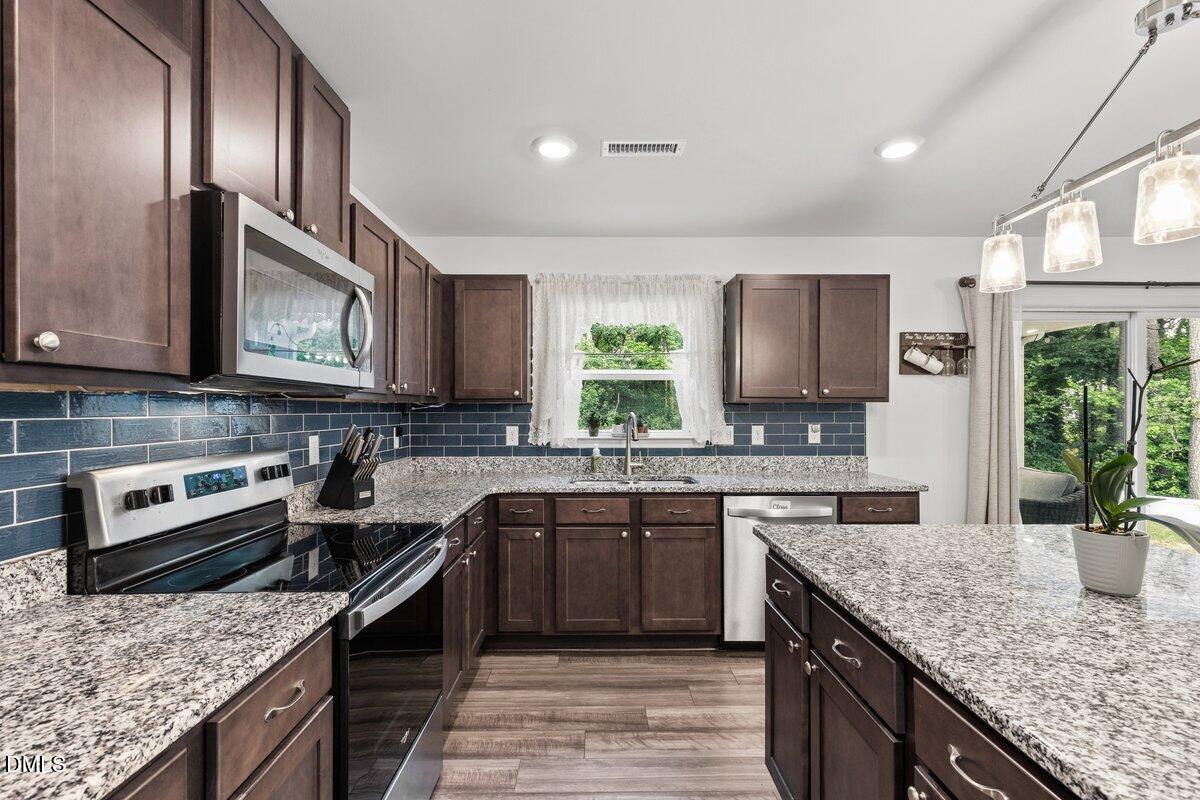 2212 Feather Rock Drive Property Photo 8