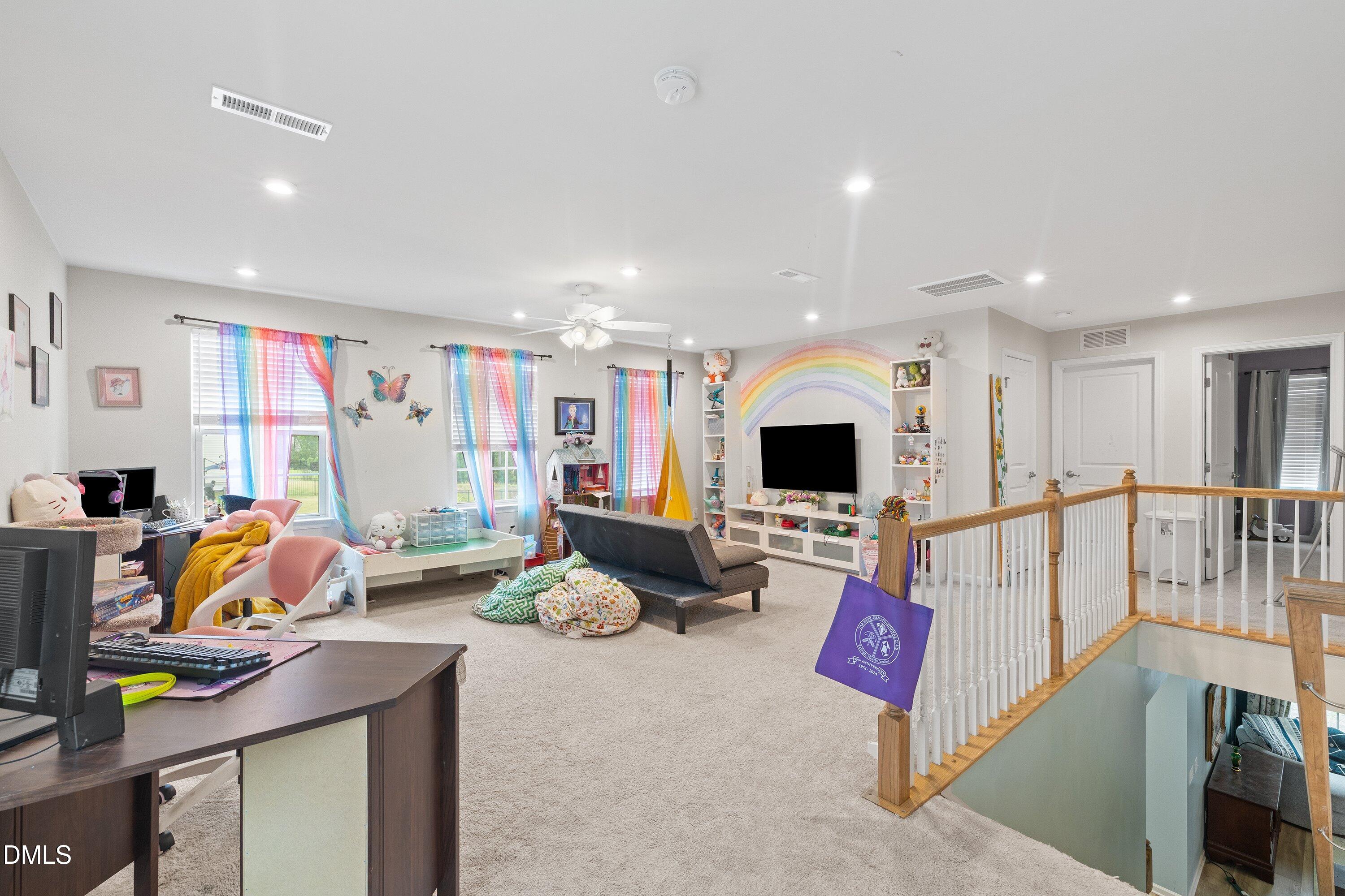 1109 Spring Meadow Way Property Photo 18