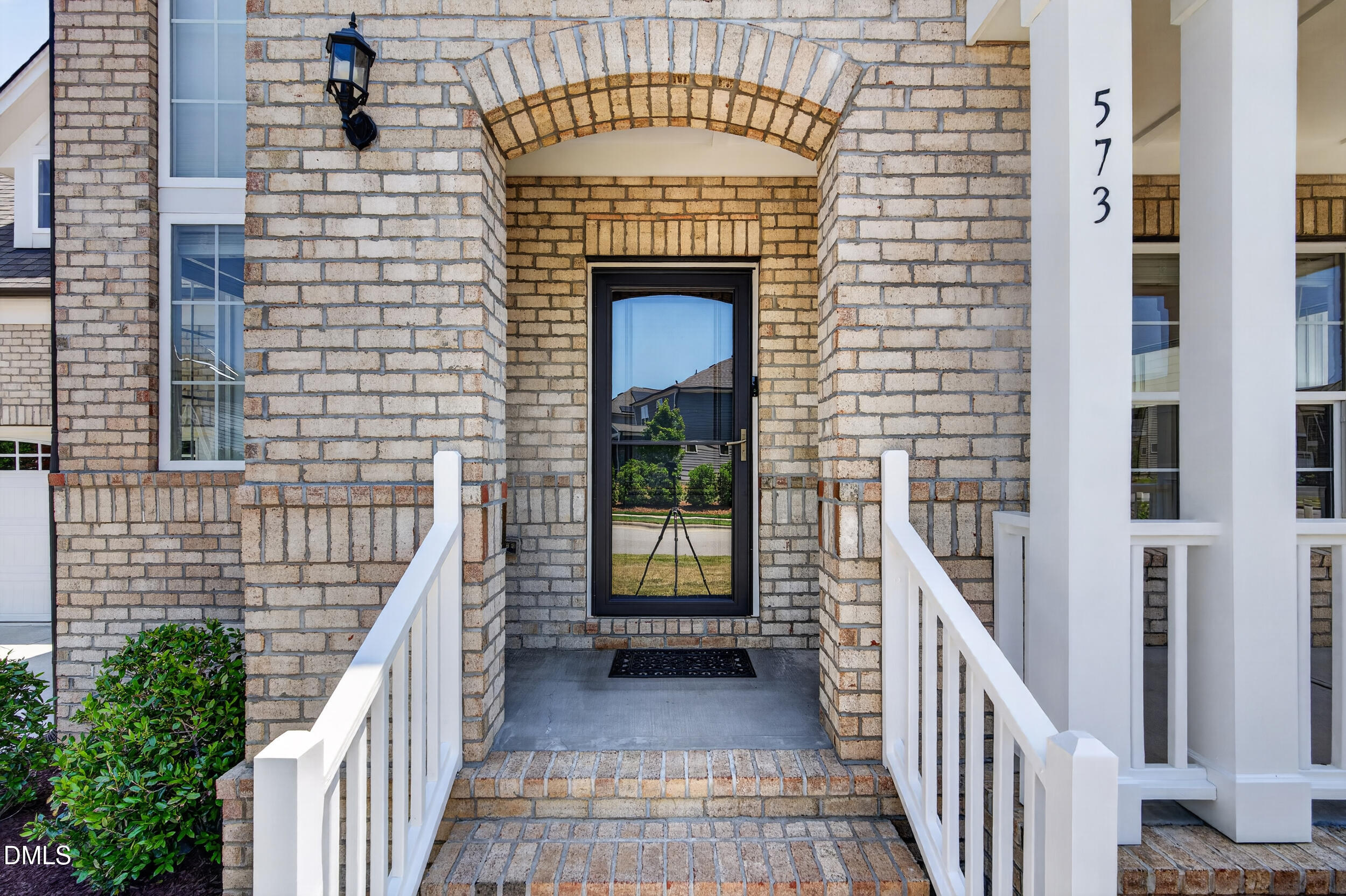 573 Spire Bend Property Photo 5