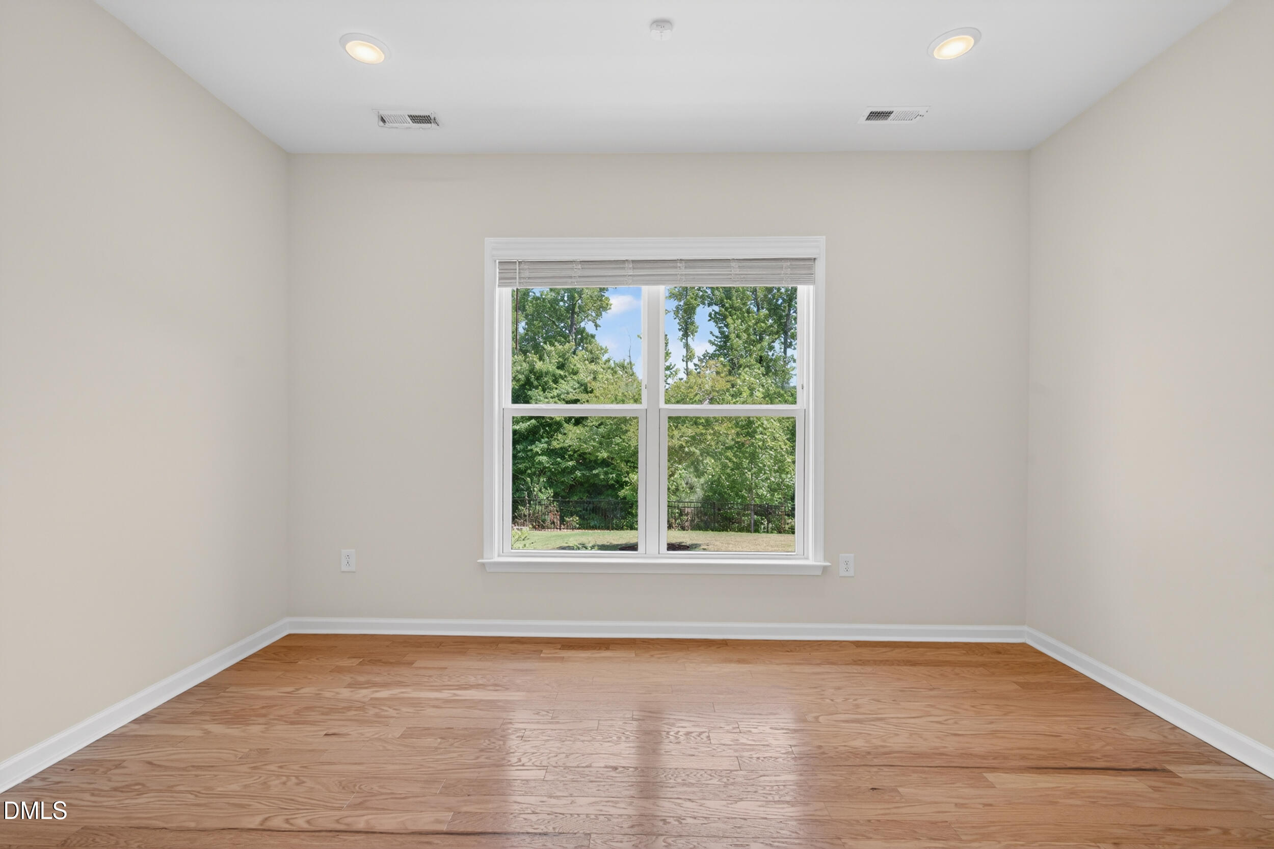 573 Spire Bend Property Photo 32