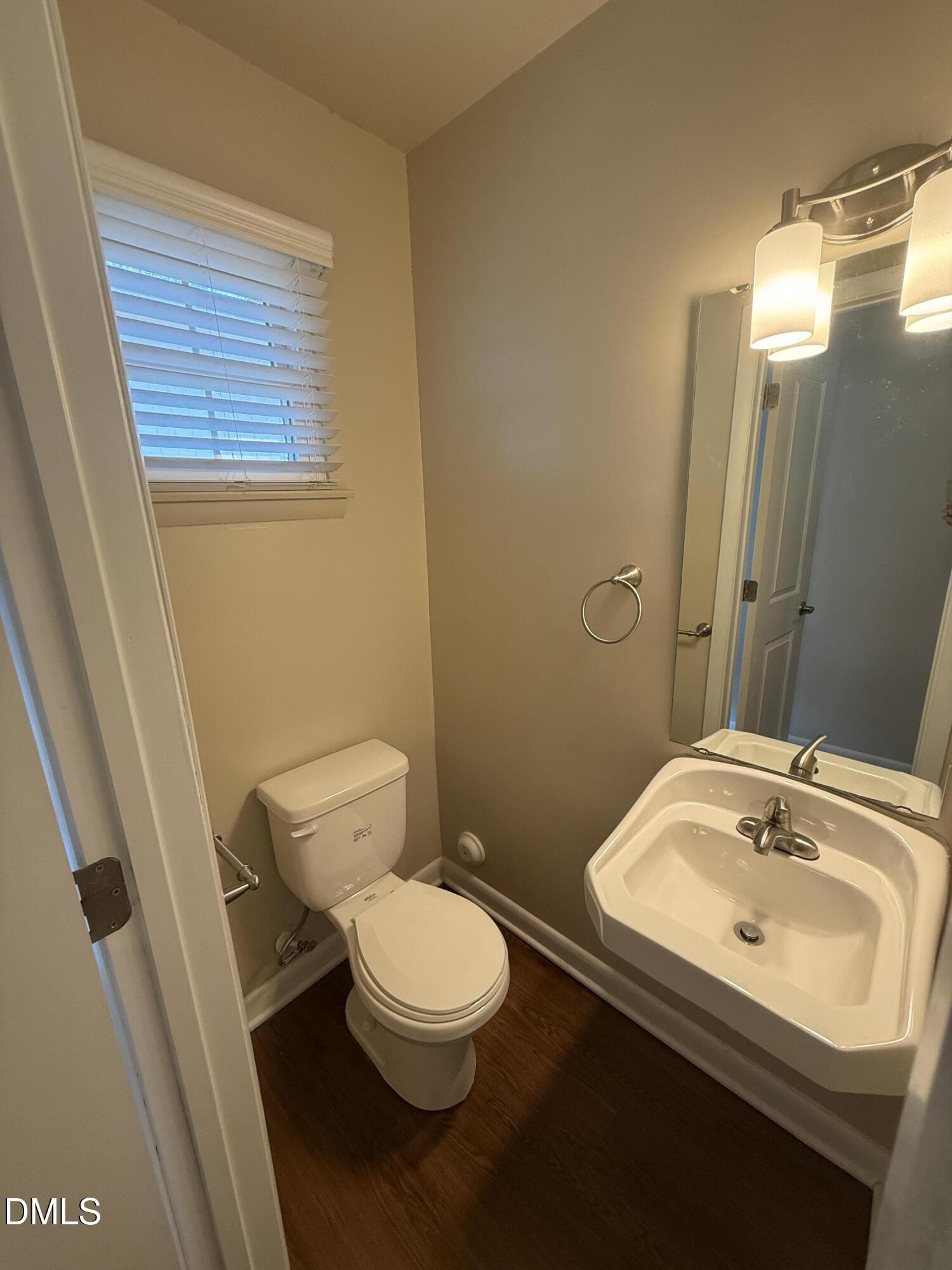 2616 Noble Road D Property Photo 4