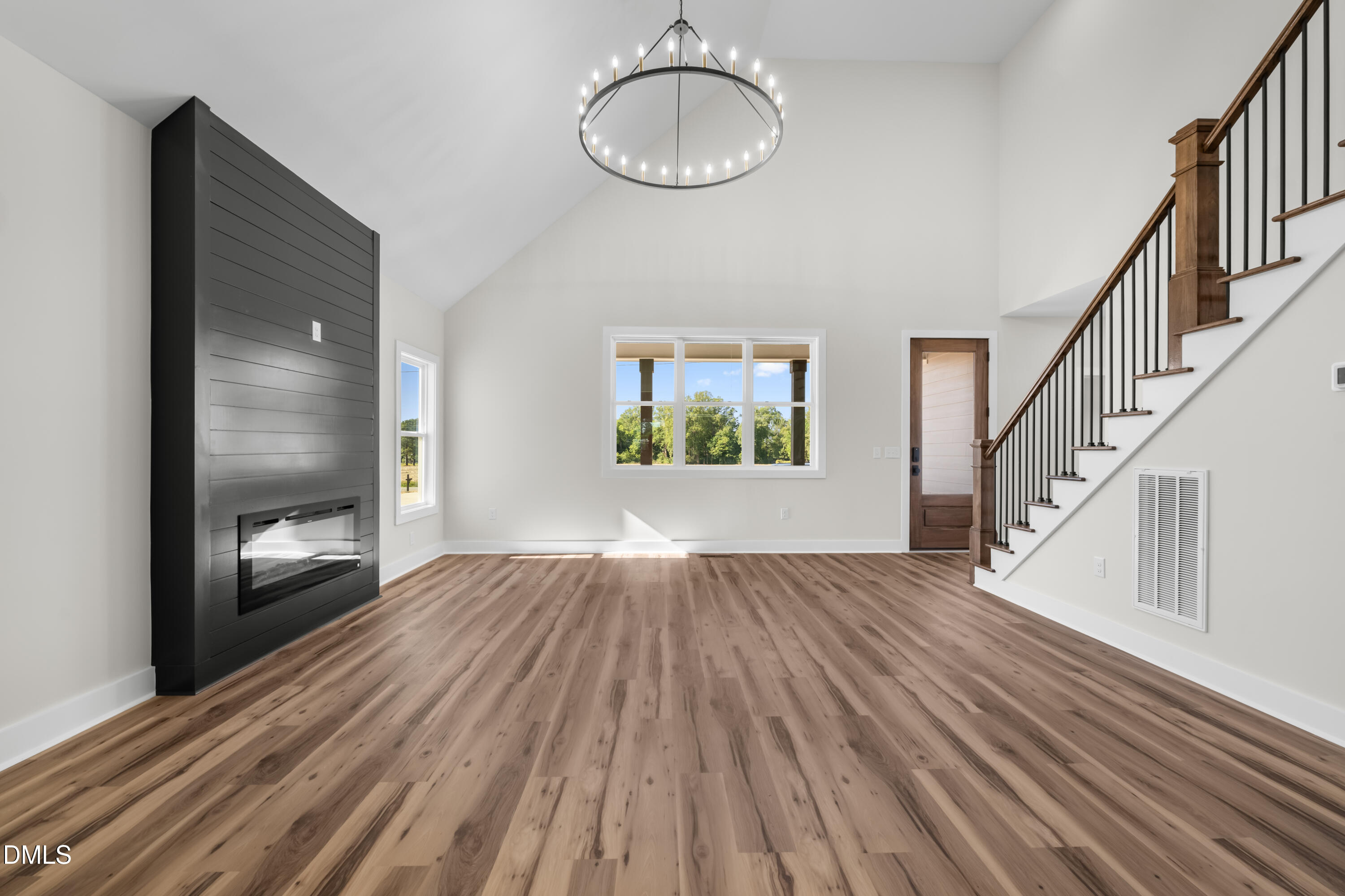5225 Finch Road Property Photo 4