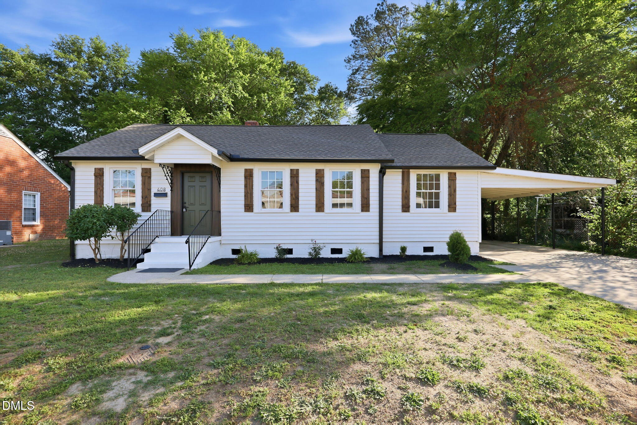 408 E Canary Street Property Photo 1