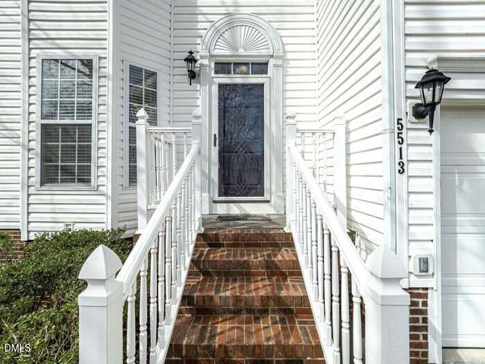 5513 Glencree Court Property Photo 2