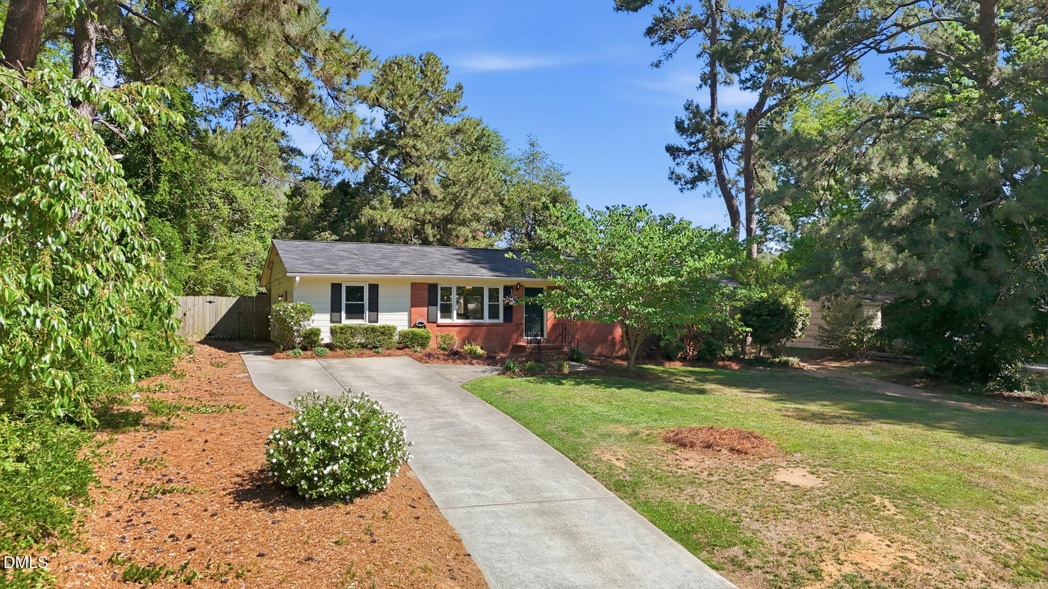 408 Lakeside Drive Property Photo 3