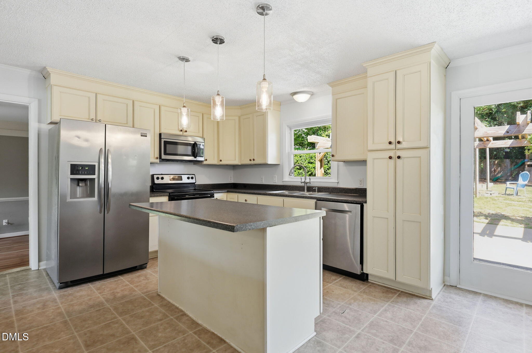 408 Lakeside Drive Property Photo 16