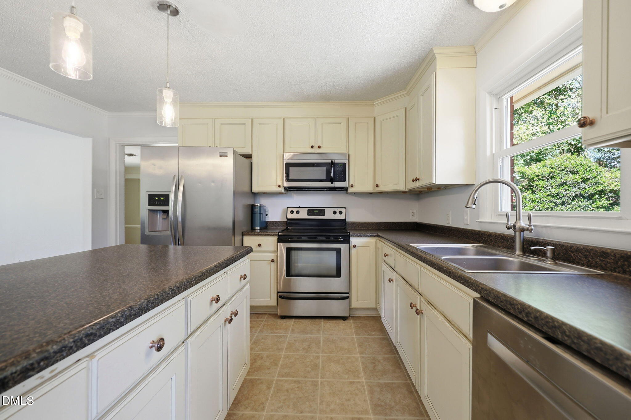 408 Lakeside Drive Property Photo 17