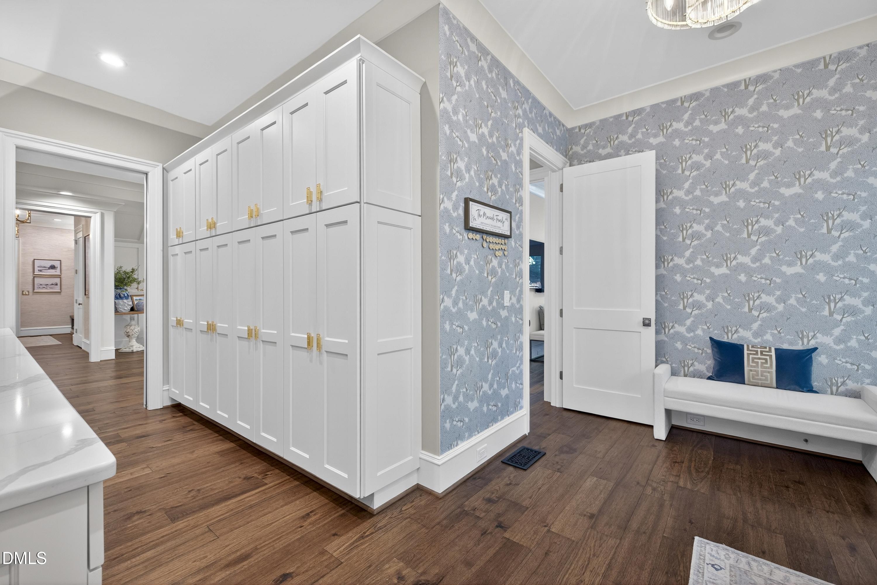 103 Dumbarton Court Property Photo 28