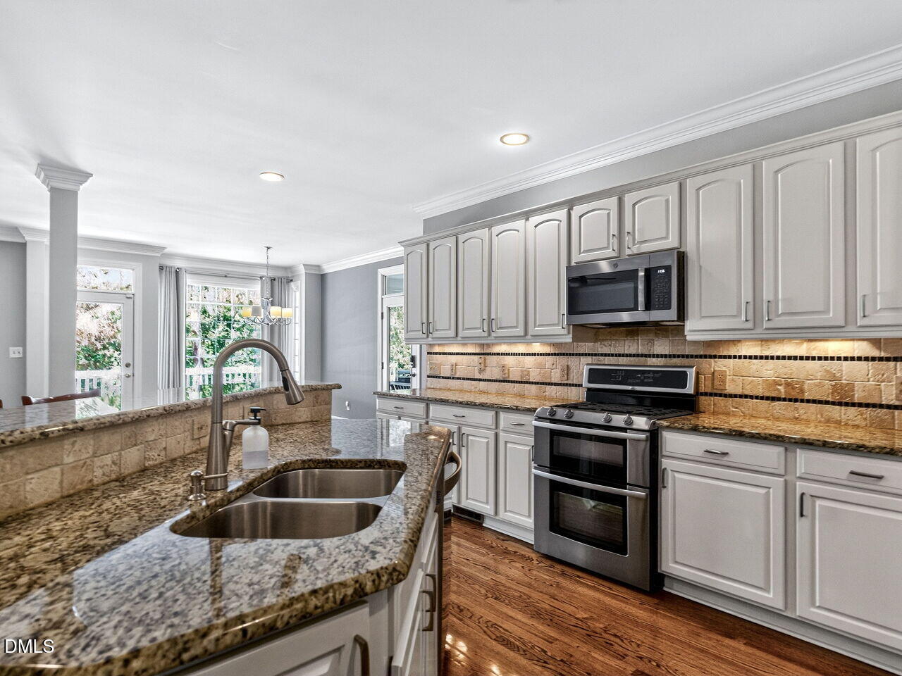6101 Westglen Drive Property Photo 17