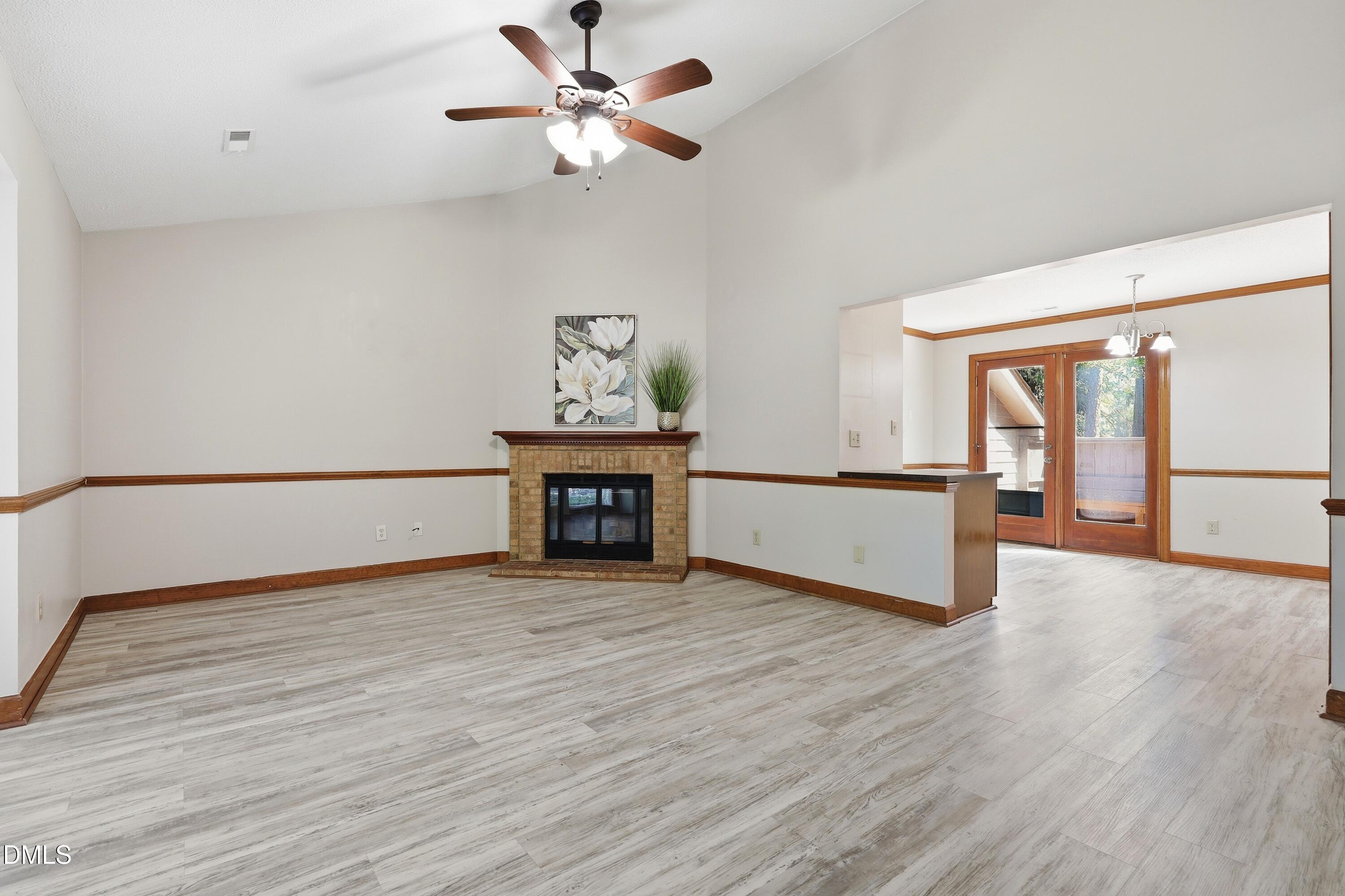 300 W Woodcroft Parkway Apt 26a Property Photo 4
