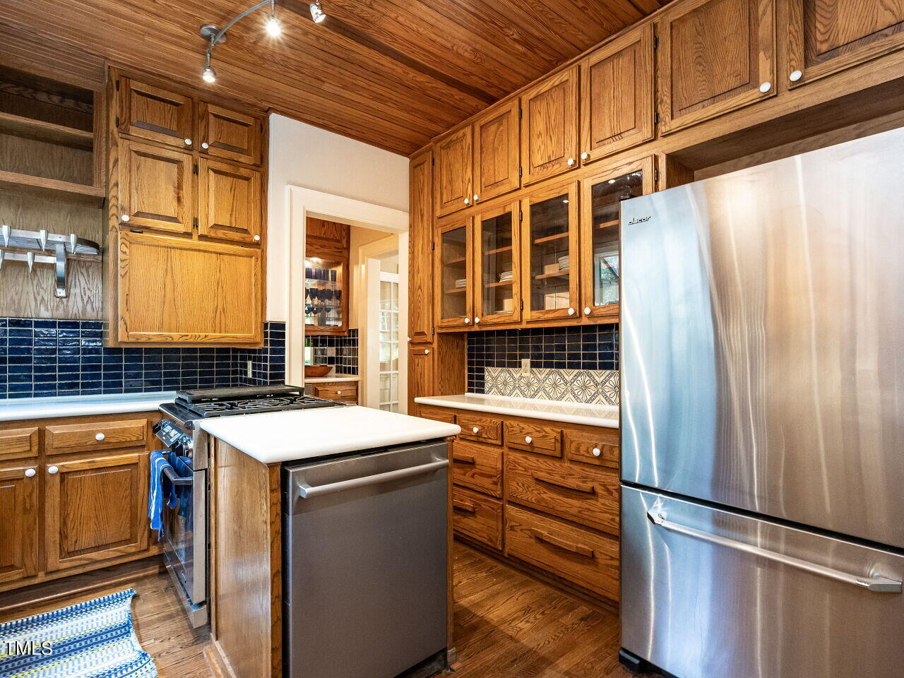 2501 Kenmore Drive Property Photo 24