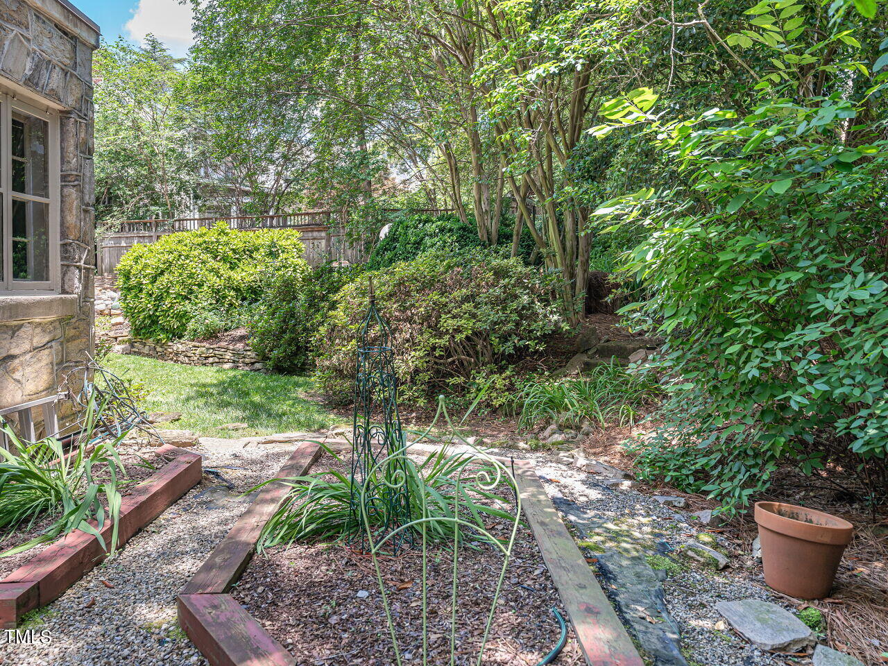 2501 Kenmore Drive Property Photo 57