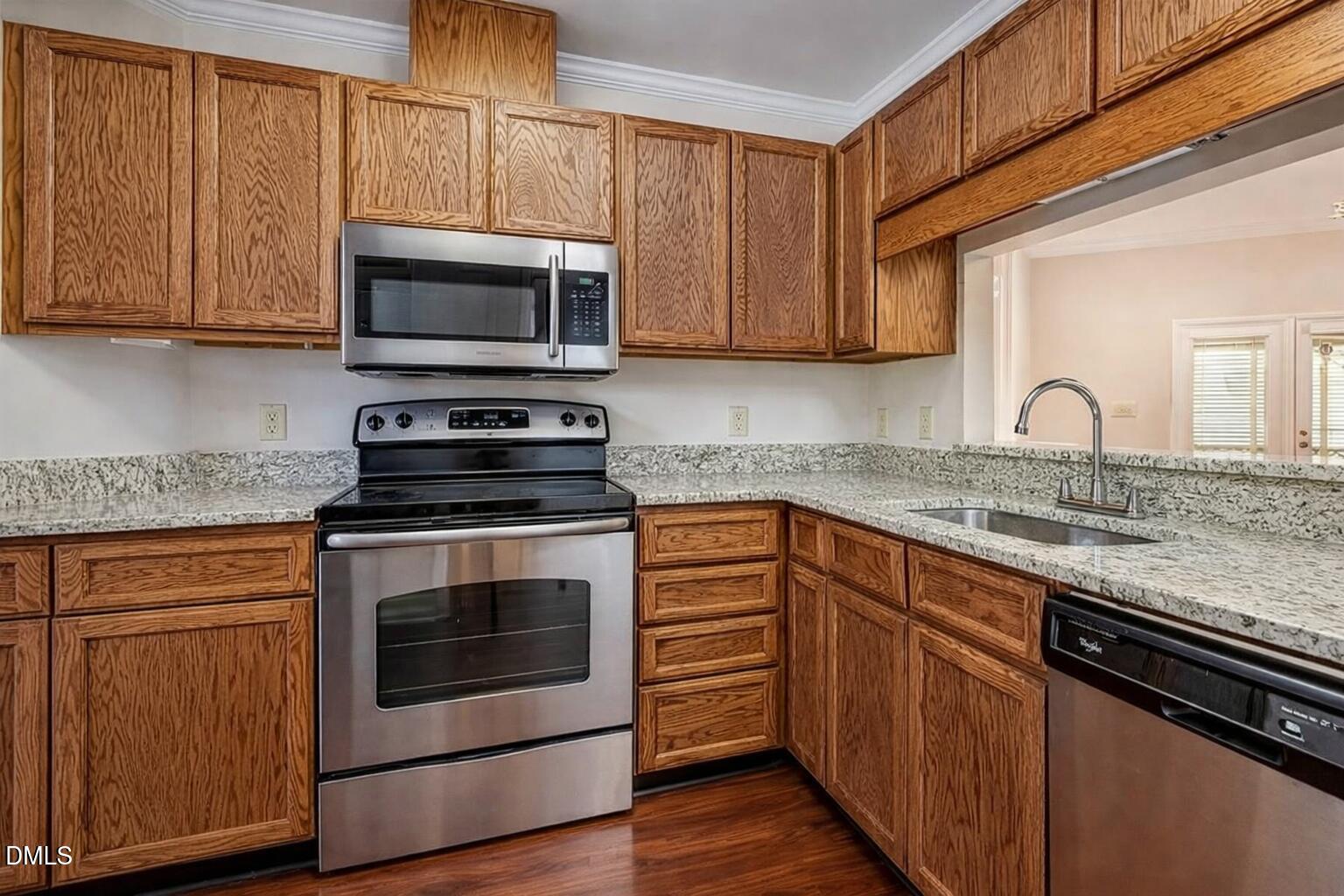 8031 Grey Oak Drive Property Photo 4