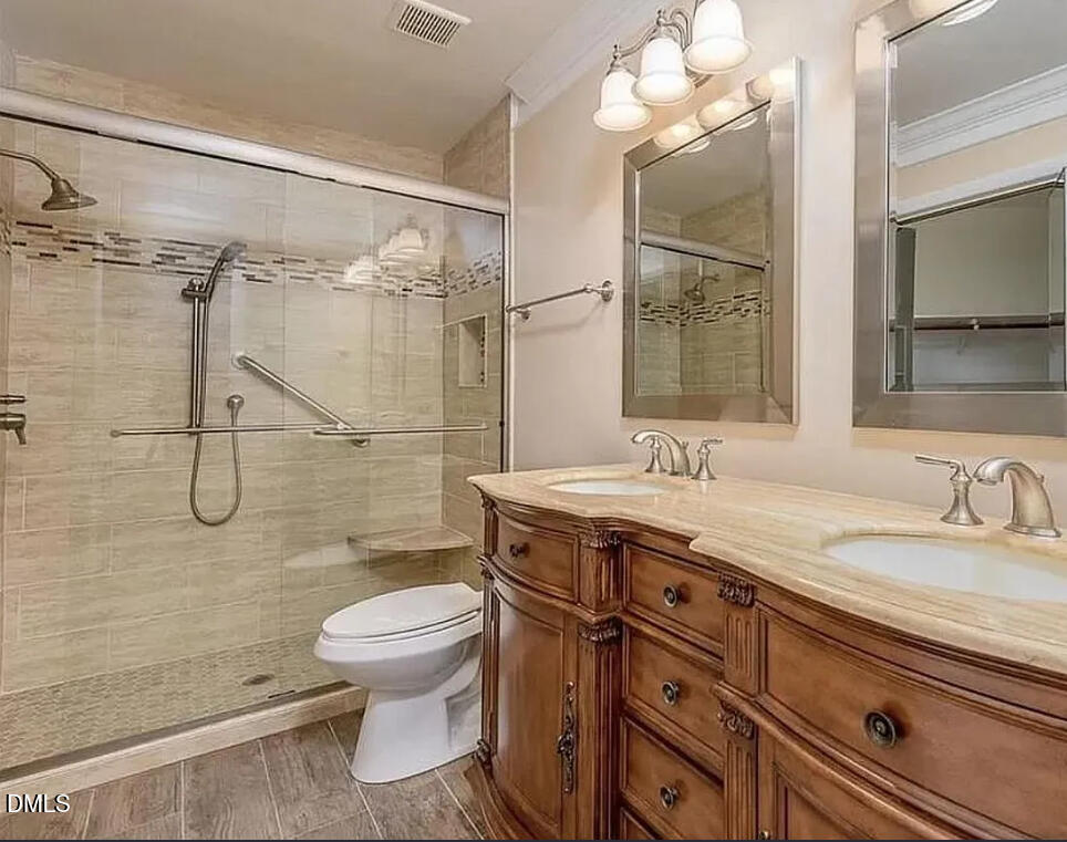 8031 Grey Oak Drive Property Photo 8