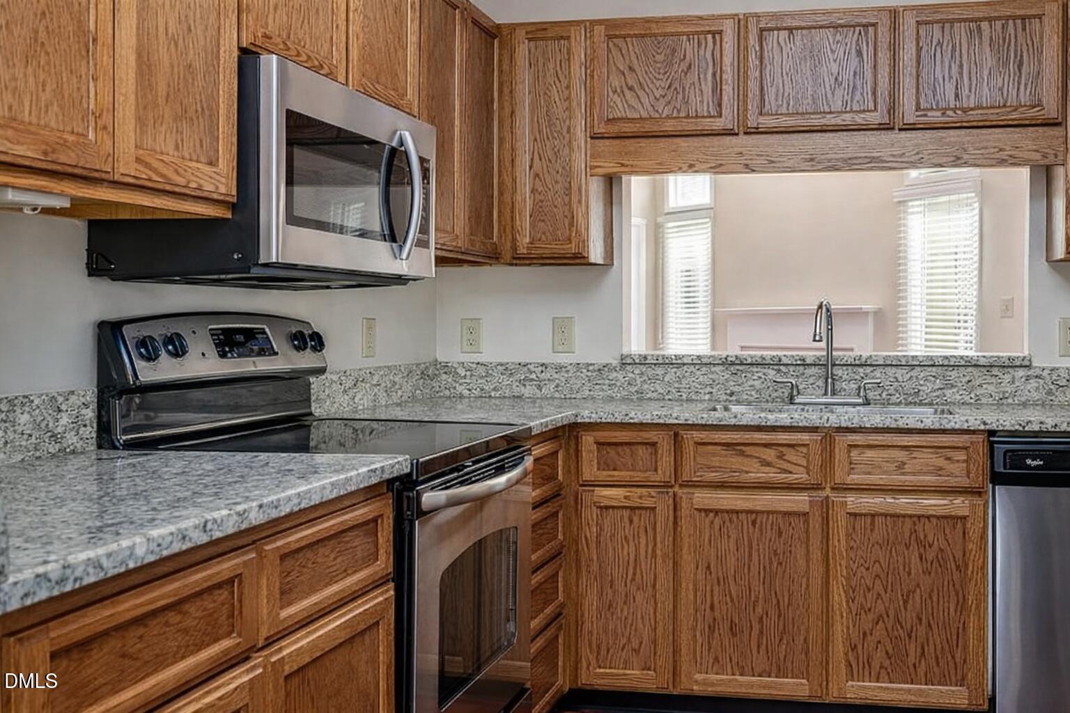 8031 Grey Oak Drive Property Photo 13