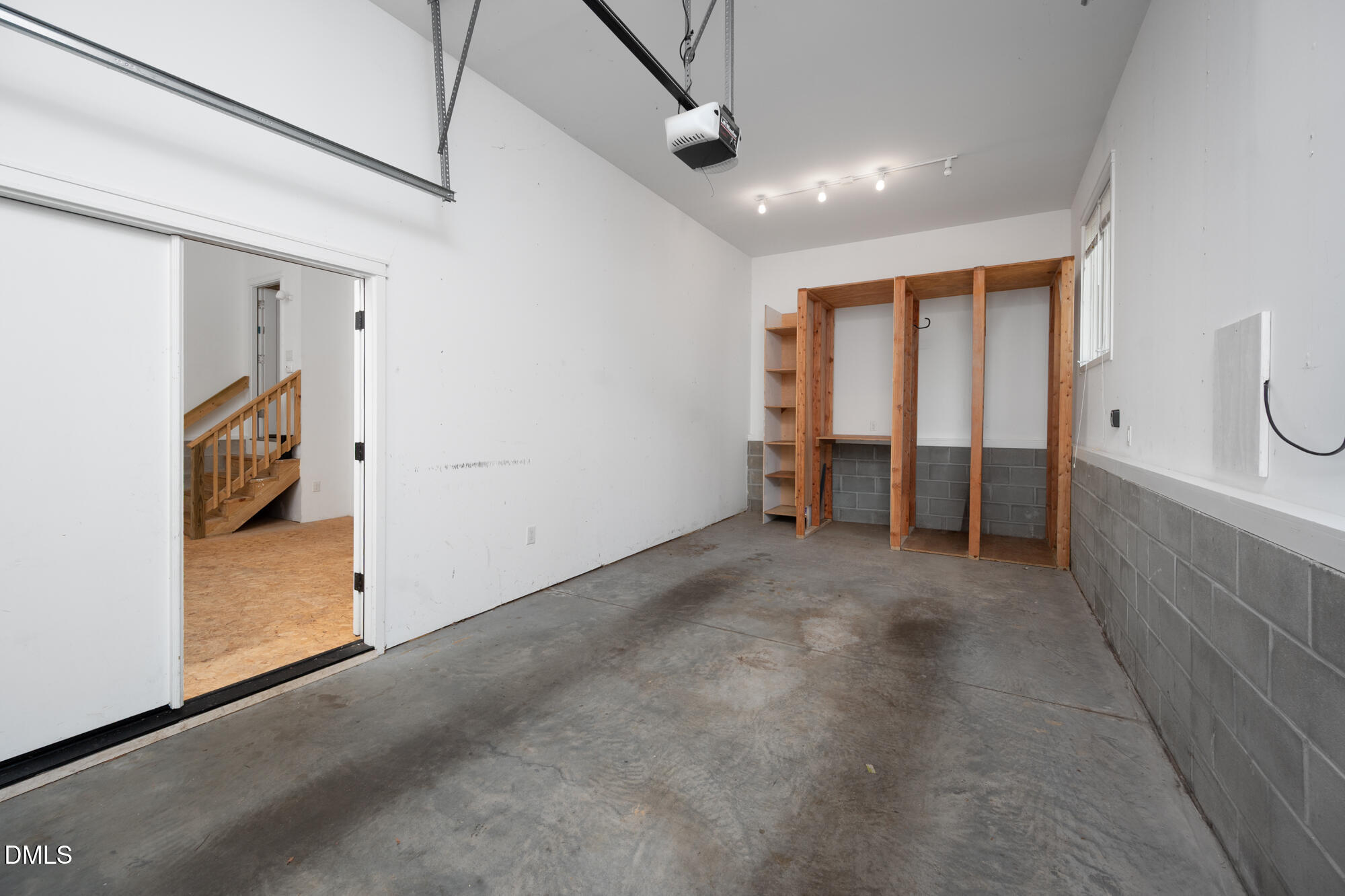 400 W Knox Street Property Photo 44