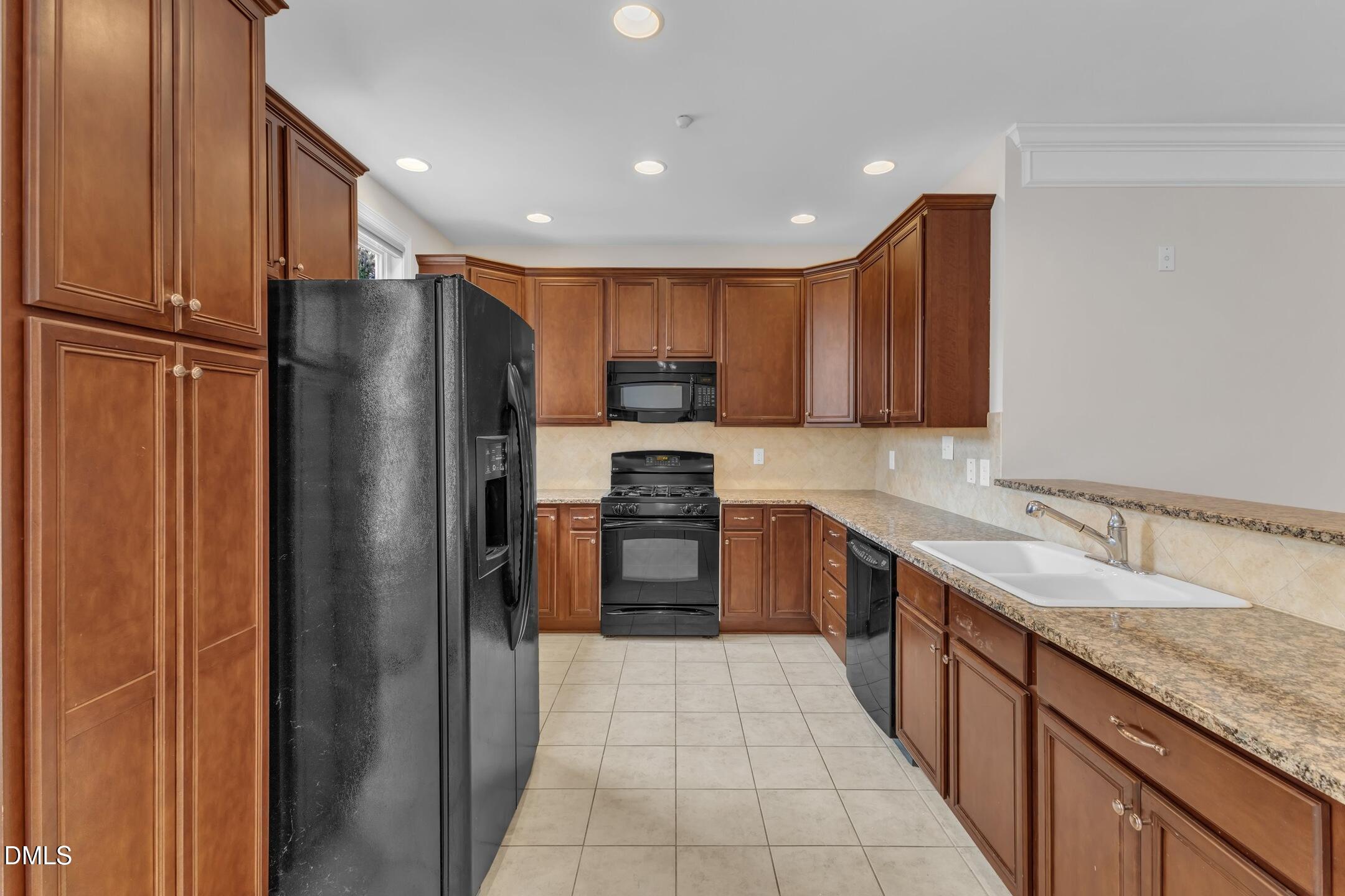 9211 Calabria Drive 104 Property Photo 11