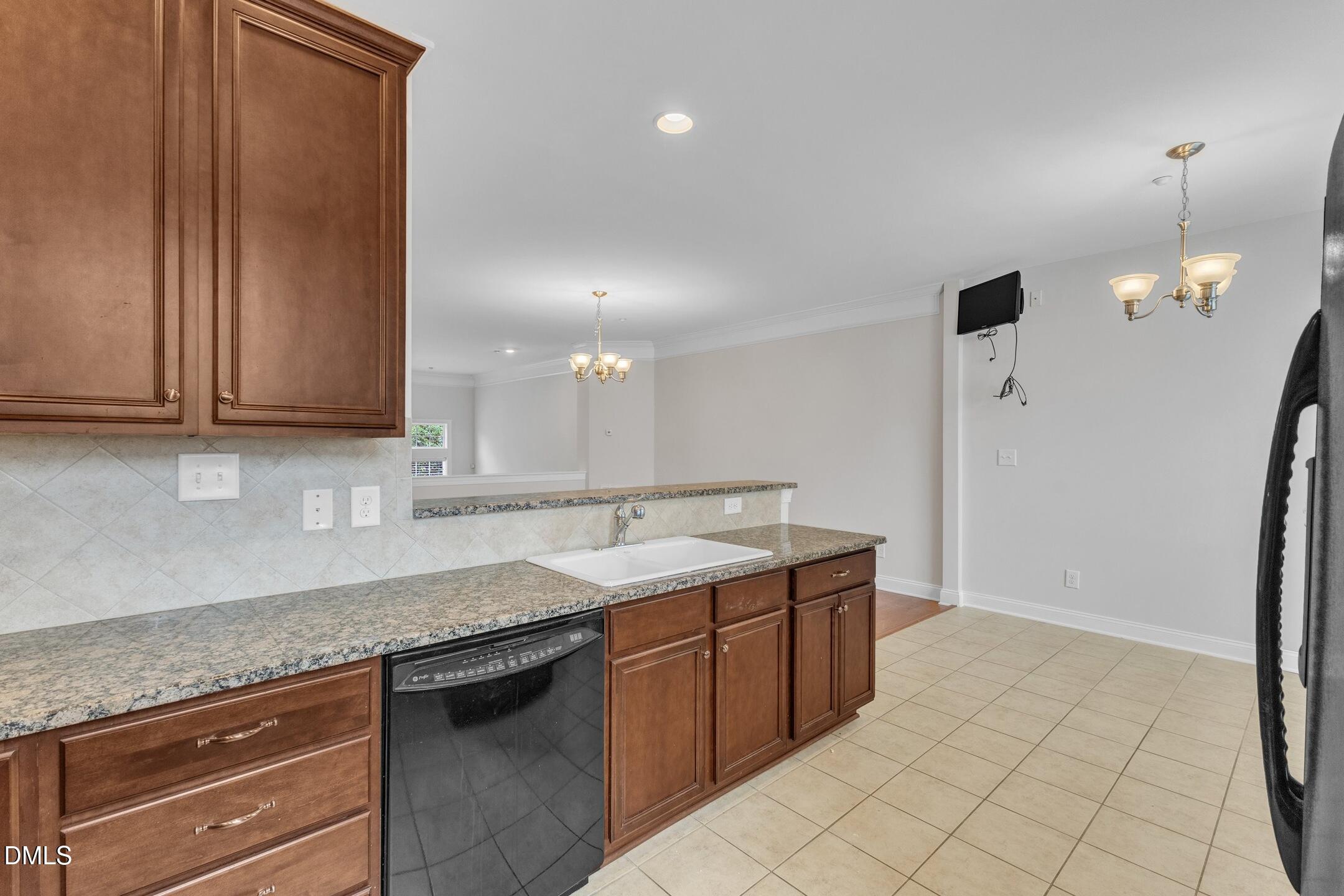 9211 Calabria Drive 104 Property Photo 14