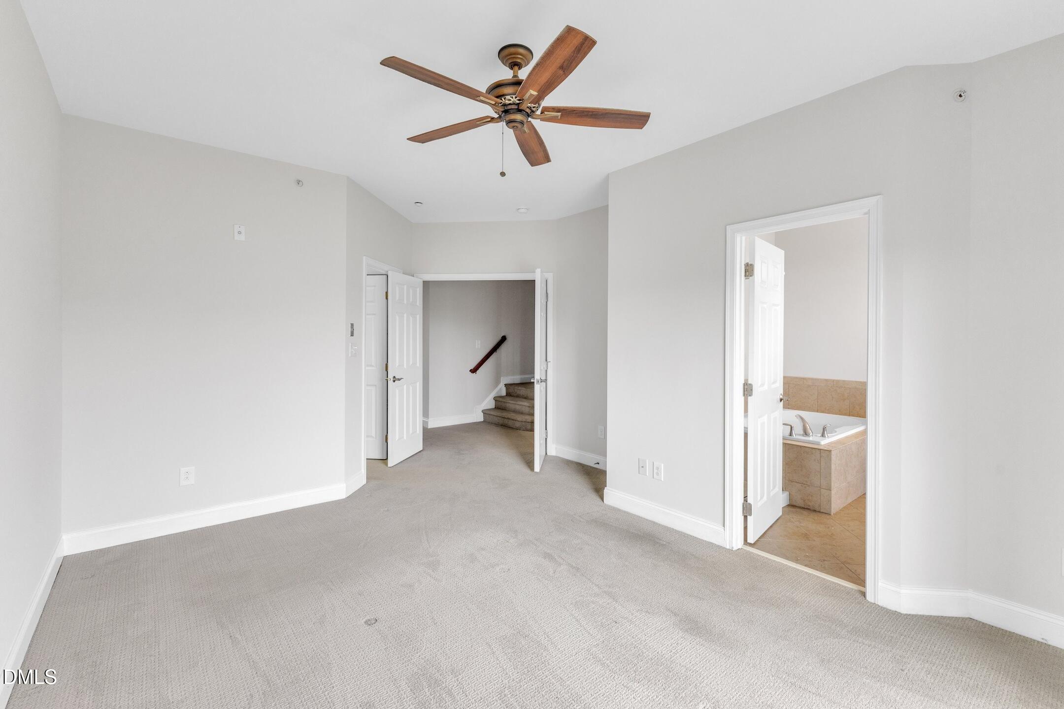 9211 Calabria Drive 104 Property Photo 25