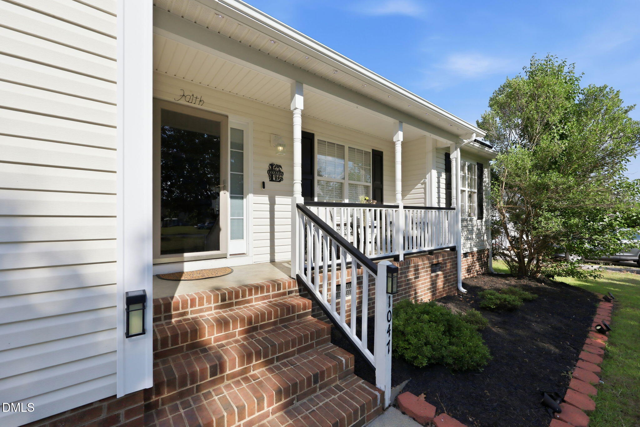 1047 Smith Road Property Photo 4