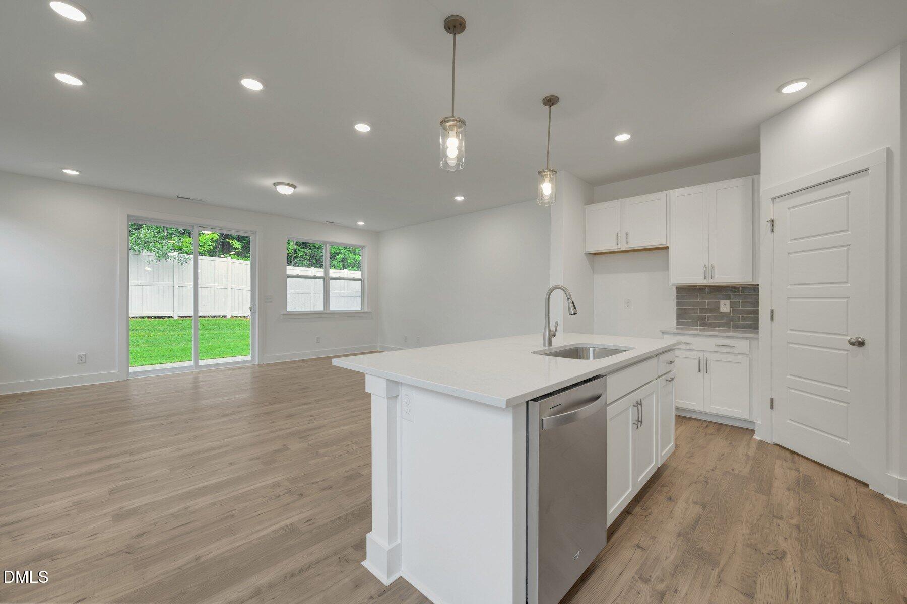2913 Spring Manor Way Property Photo 7