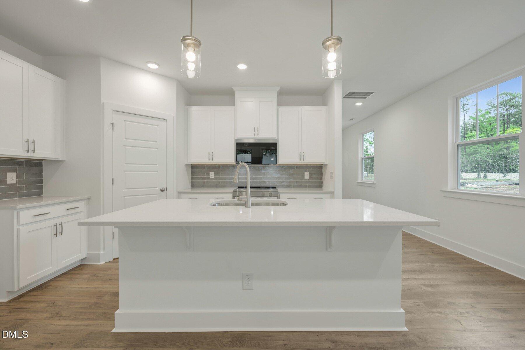 2913 Spring Manor Way Property Photo 11