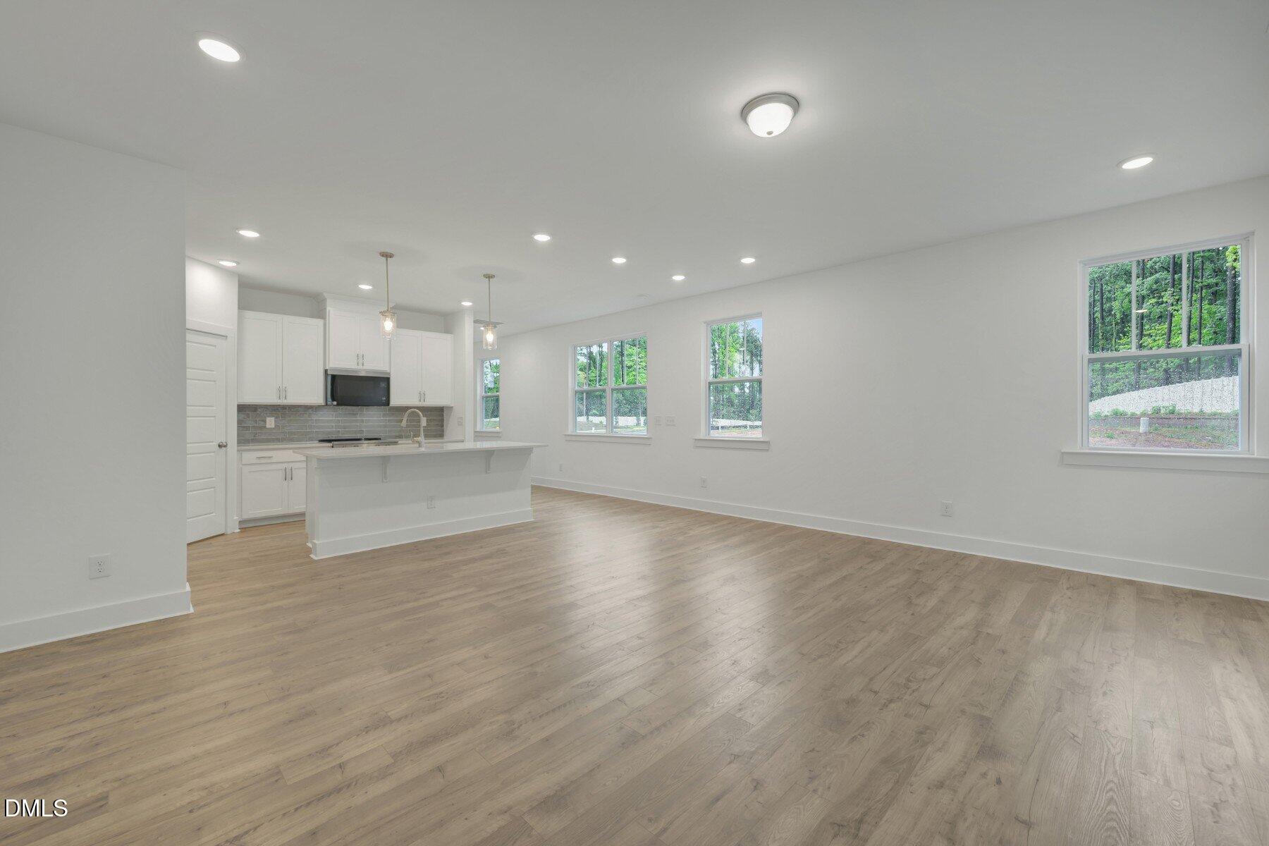 2913 Spring Manor Way Property Photo 12