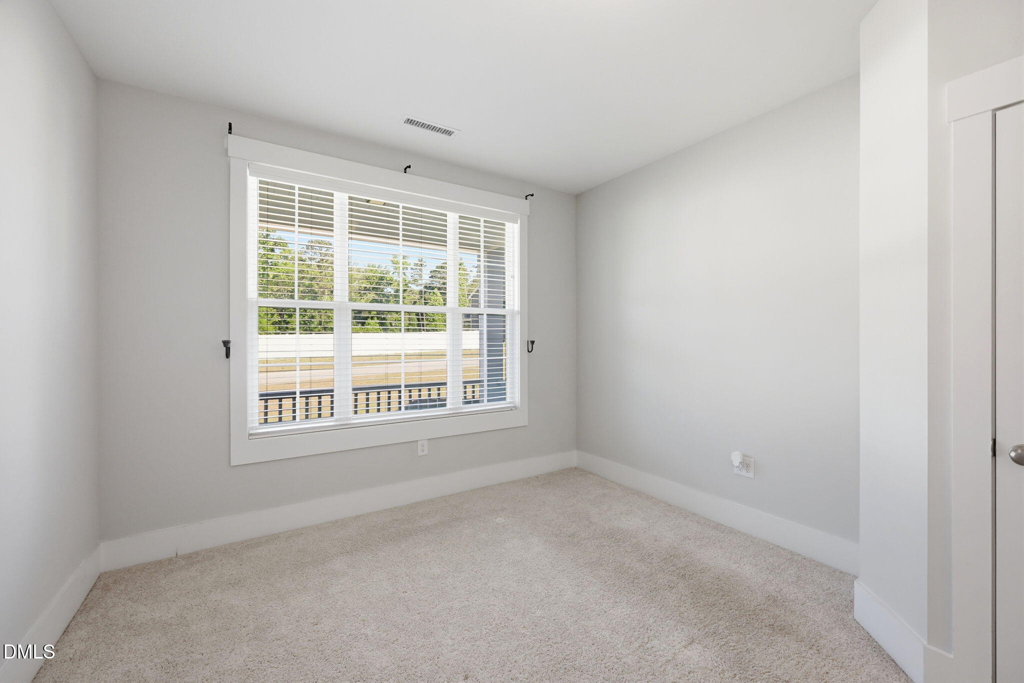 107 S Clearbrook Court Property Photo 7