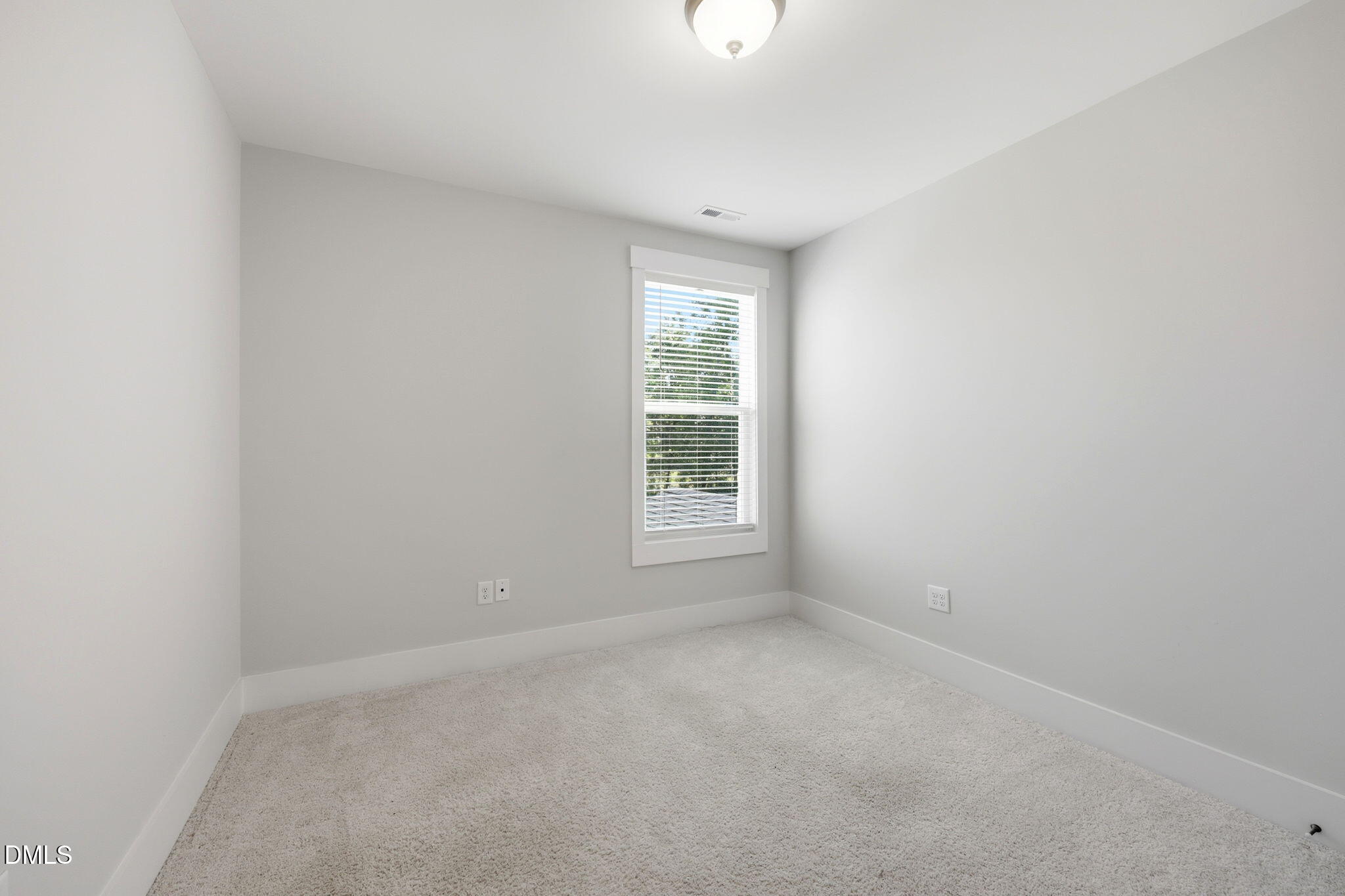 107 S Clearbrook Court Property Photo 29