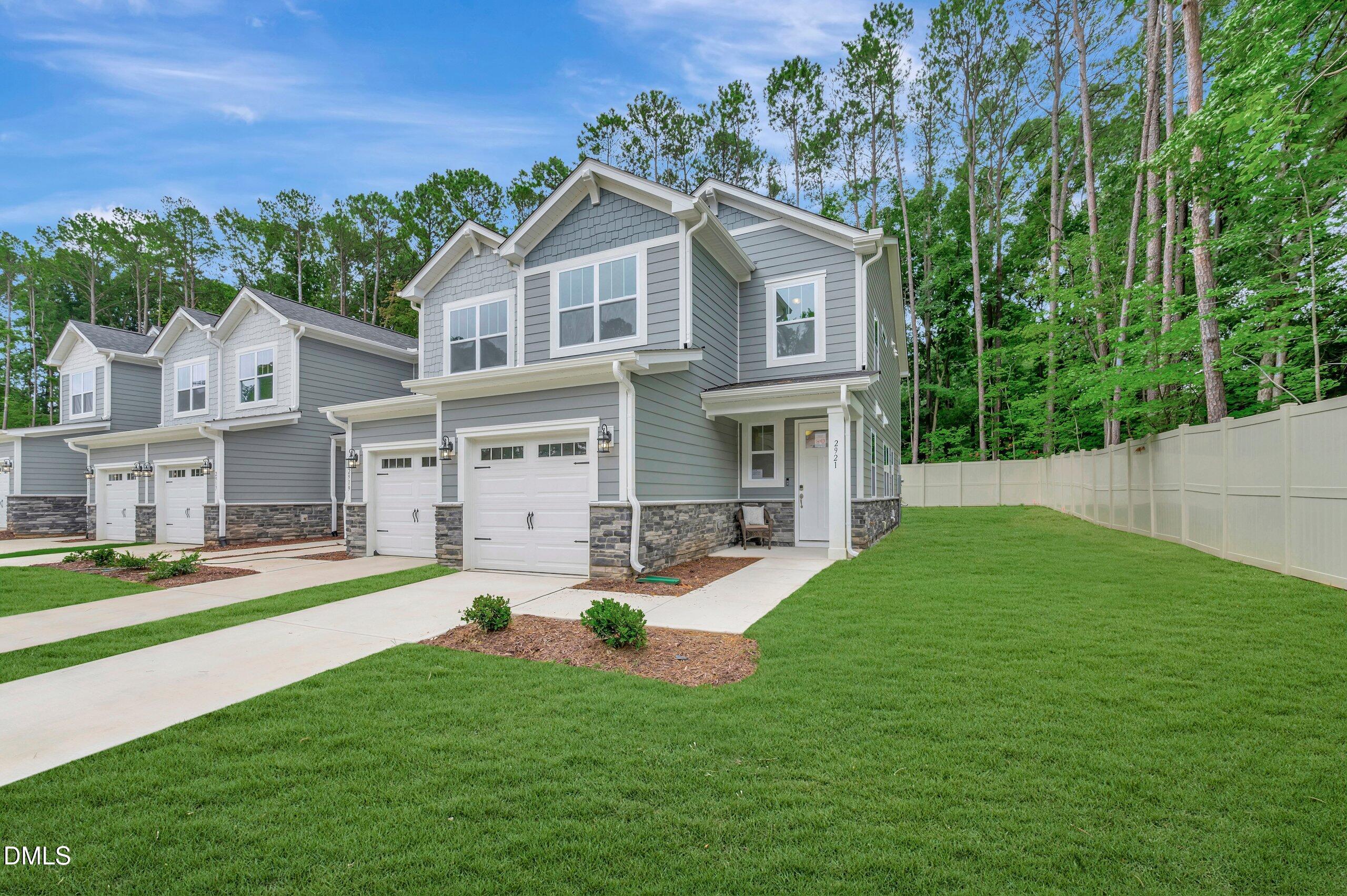 2921 Spring Manor Way Property Photo 3