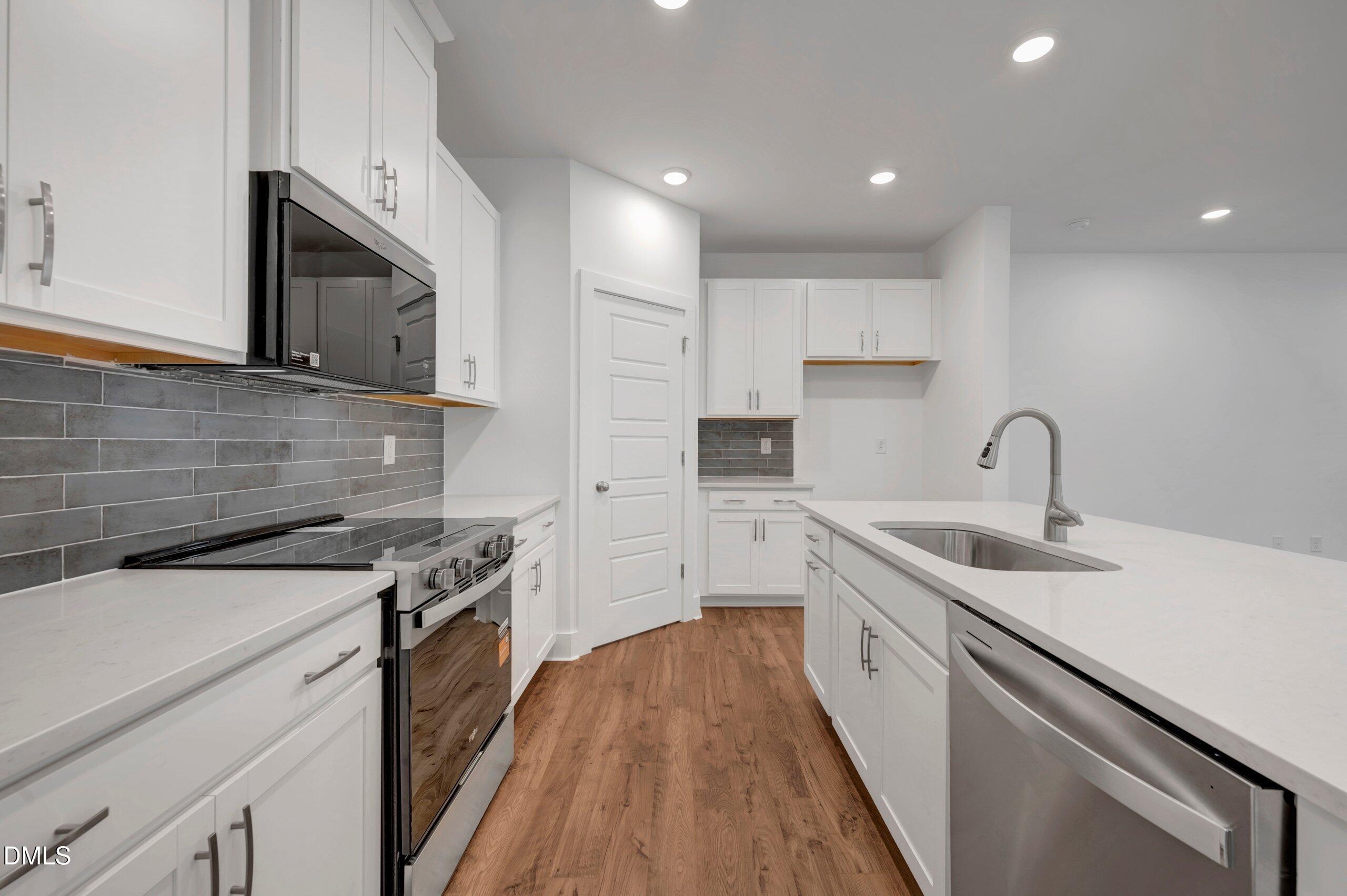 2921 Spring Manor Way Property Photo 12