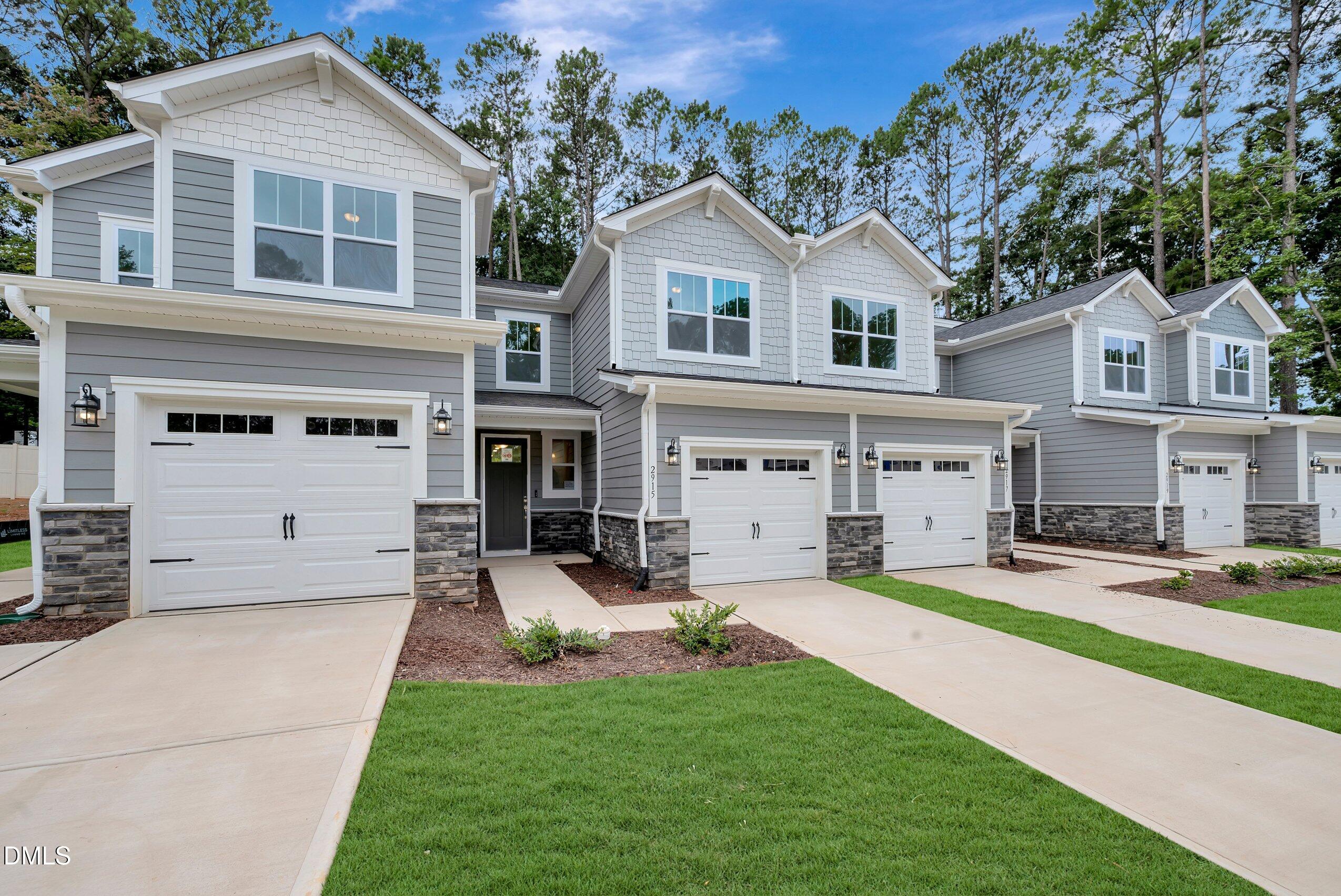2915 Spring Manor Way Property Photo 3