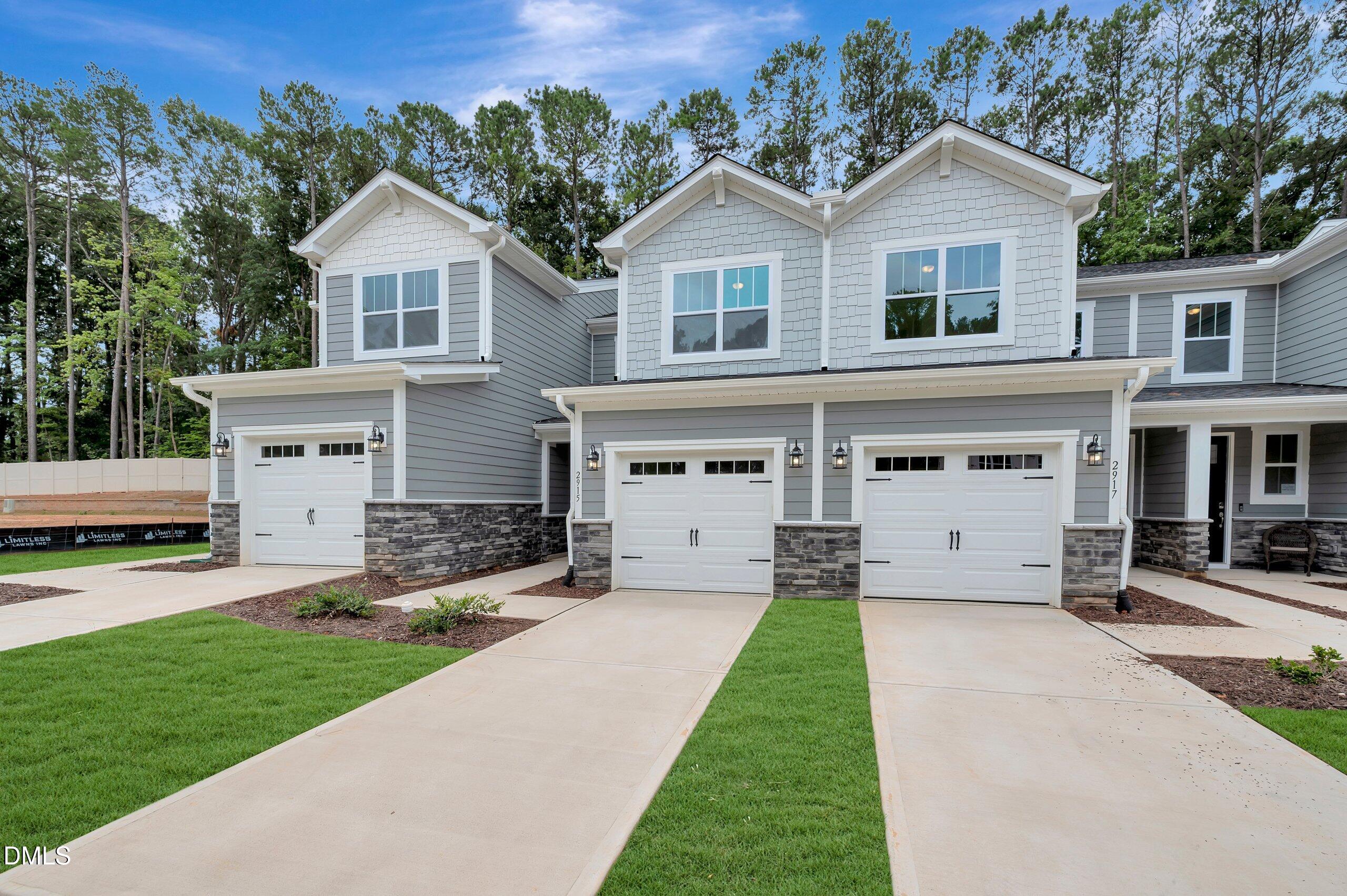 2915 Spring Manor Way Property Photo 4