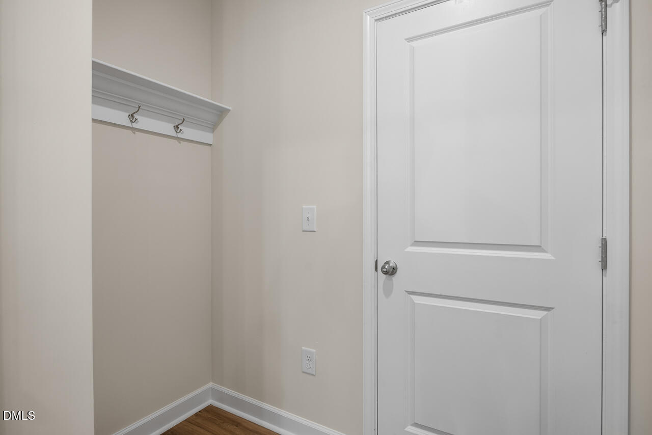 323 Queensferrry Lane Property Photo 7