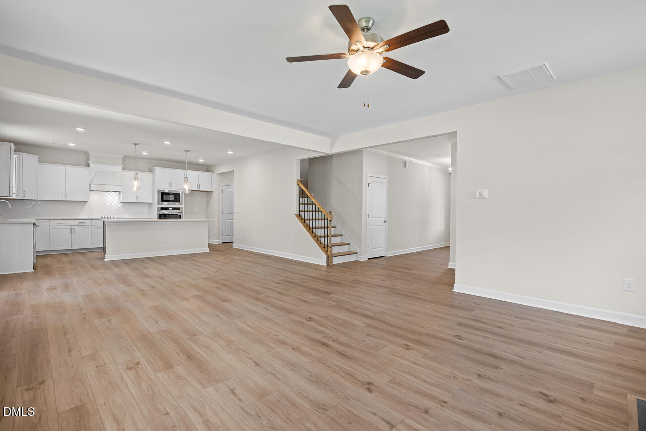 323 Queensferrry Lane Property Photo 9