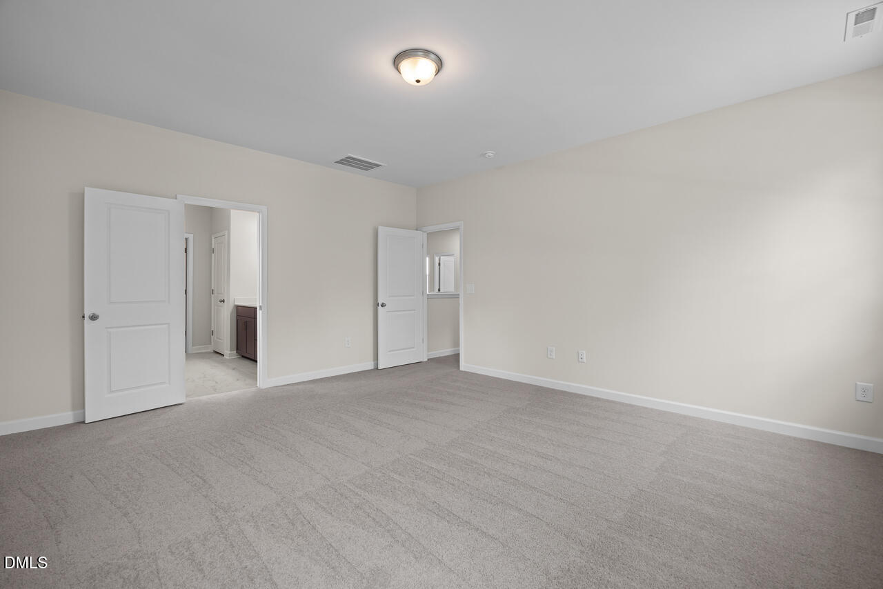 323 Queensferrry Lane Property Photo 12