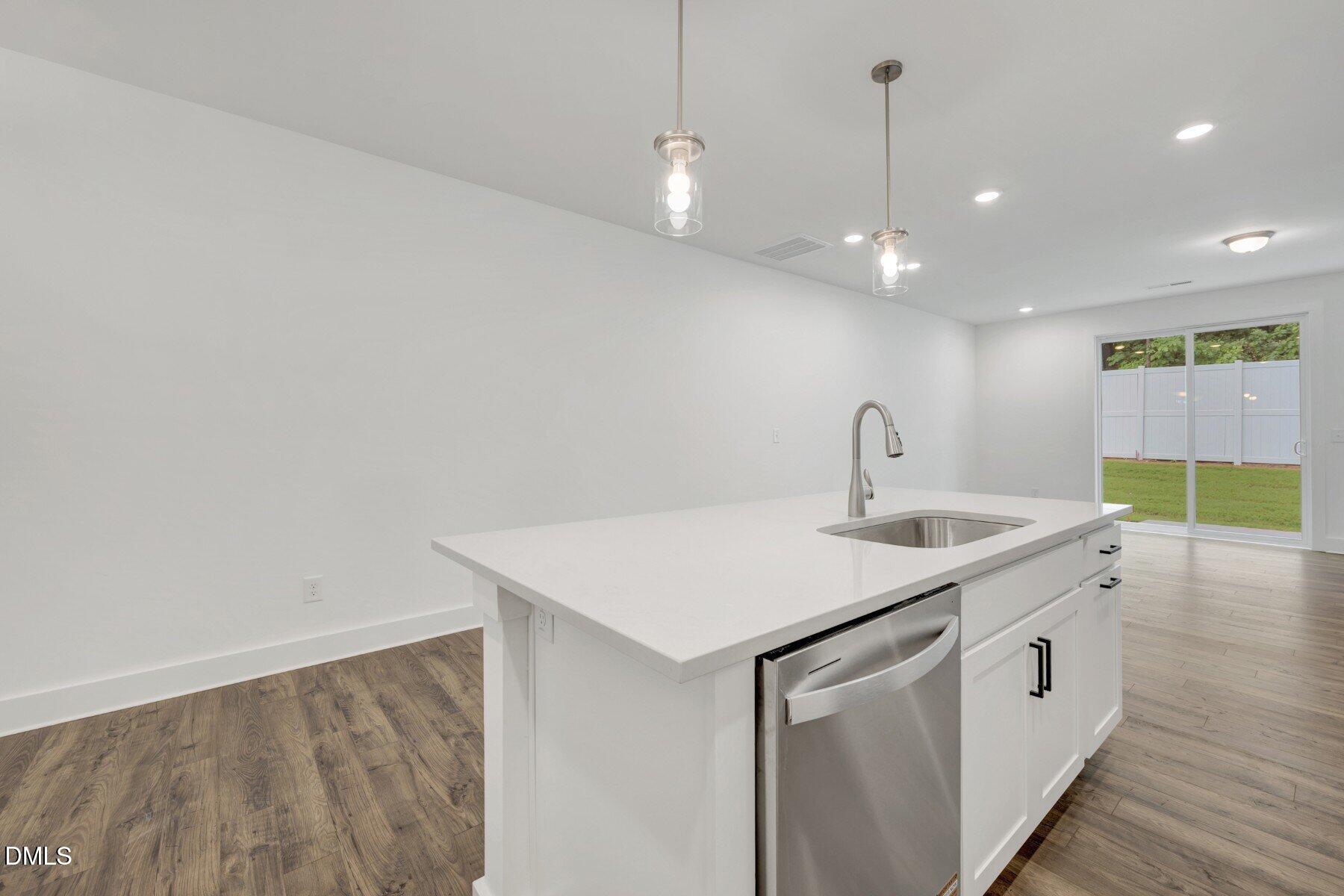 2919 Spring Manor Way Property Photo 8