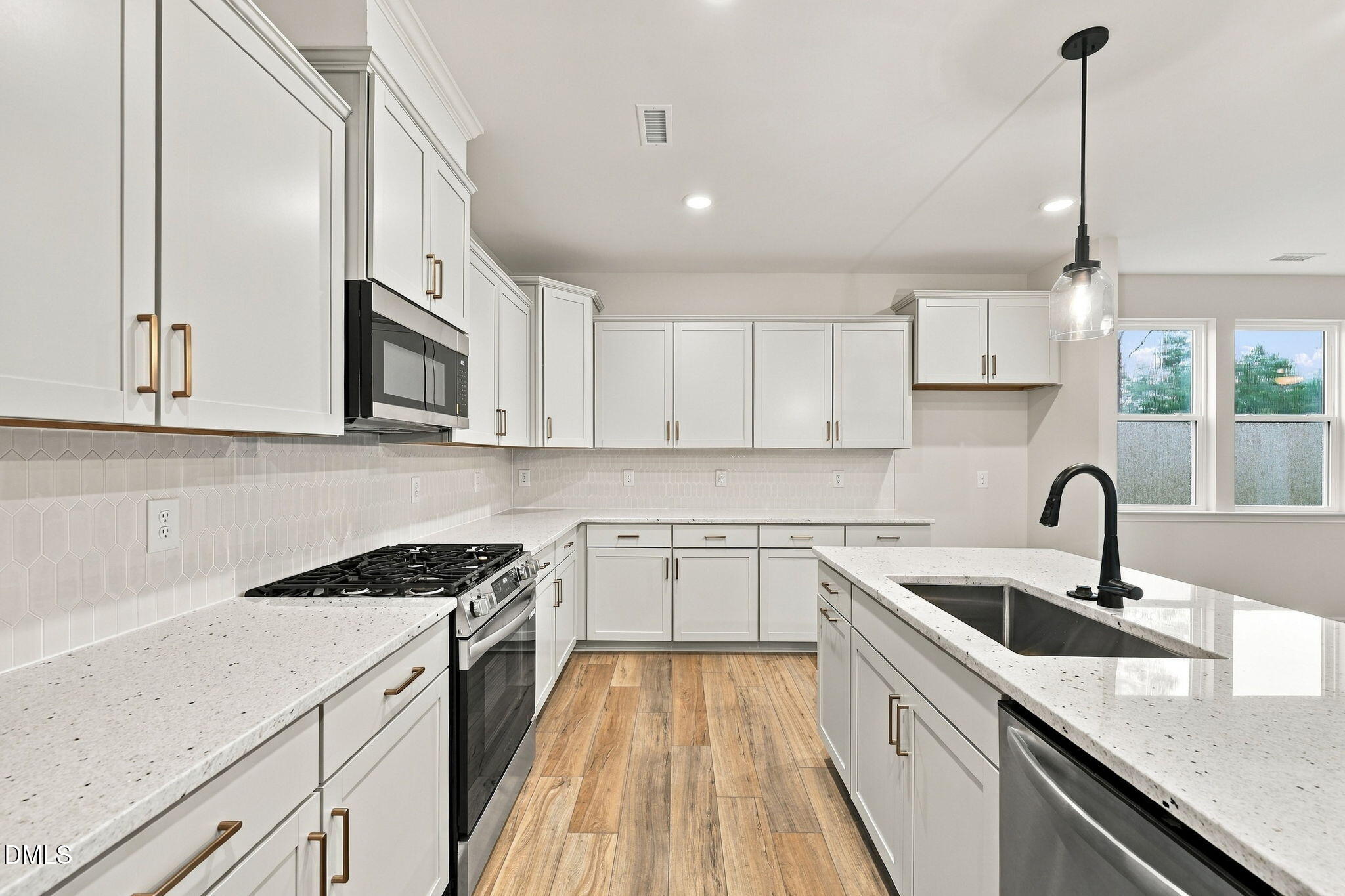 347 Queensferry Lane Property Photo 4