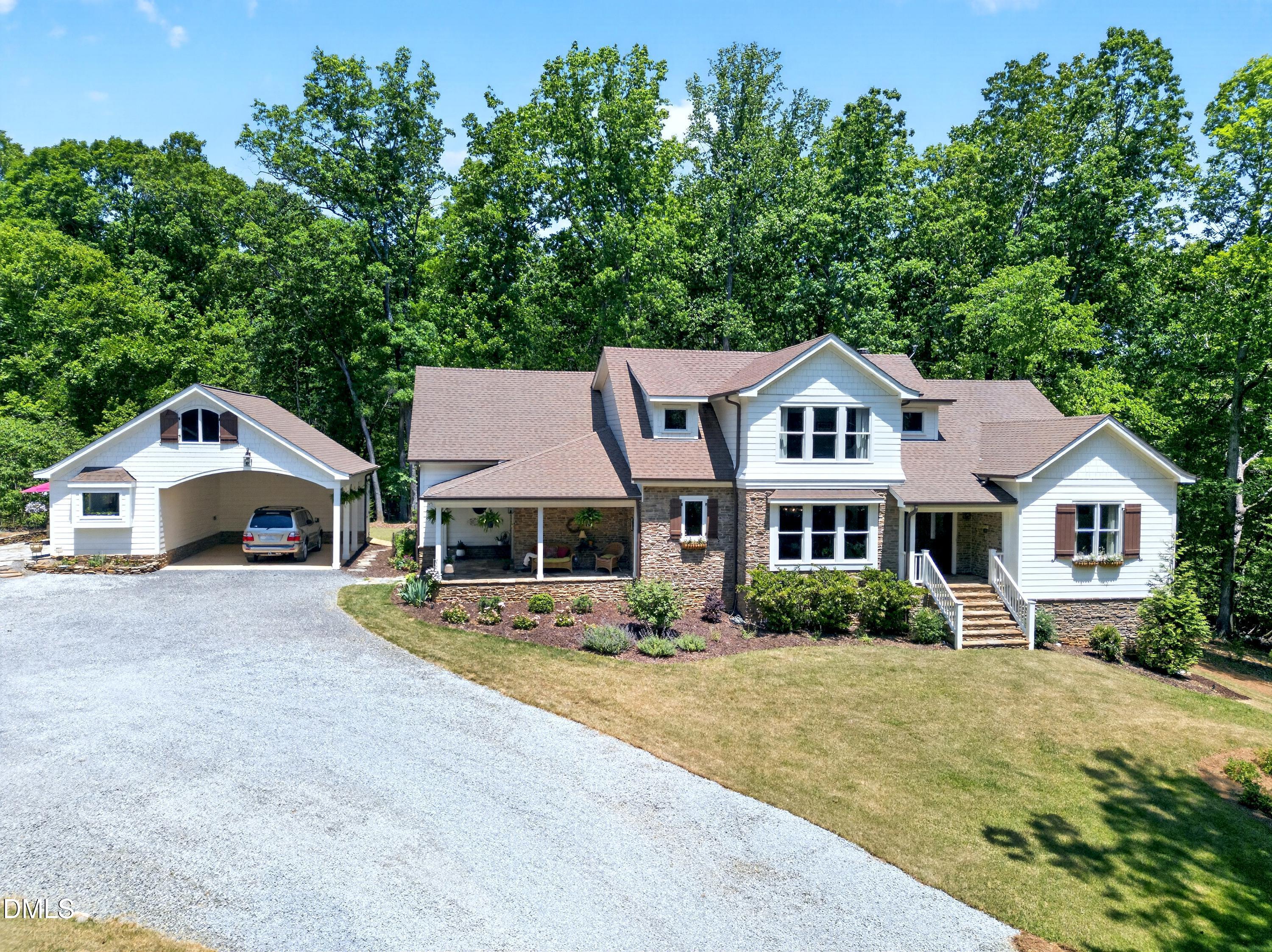 977 Windy Ridge Road Property Photo 1