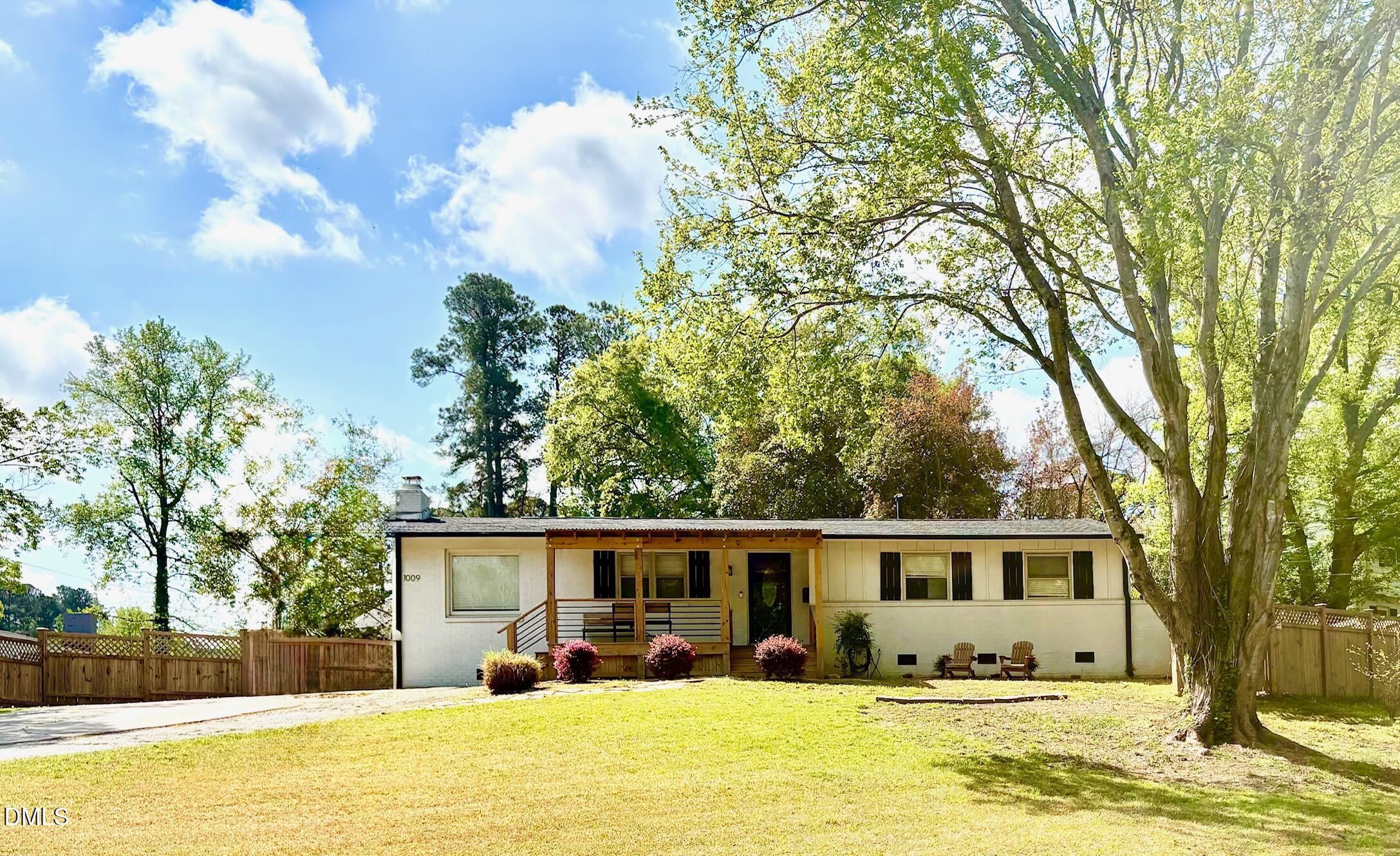 1009 Helms Property Photo 1