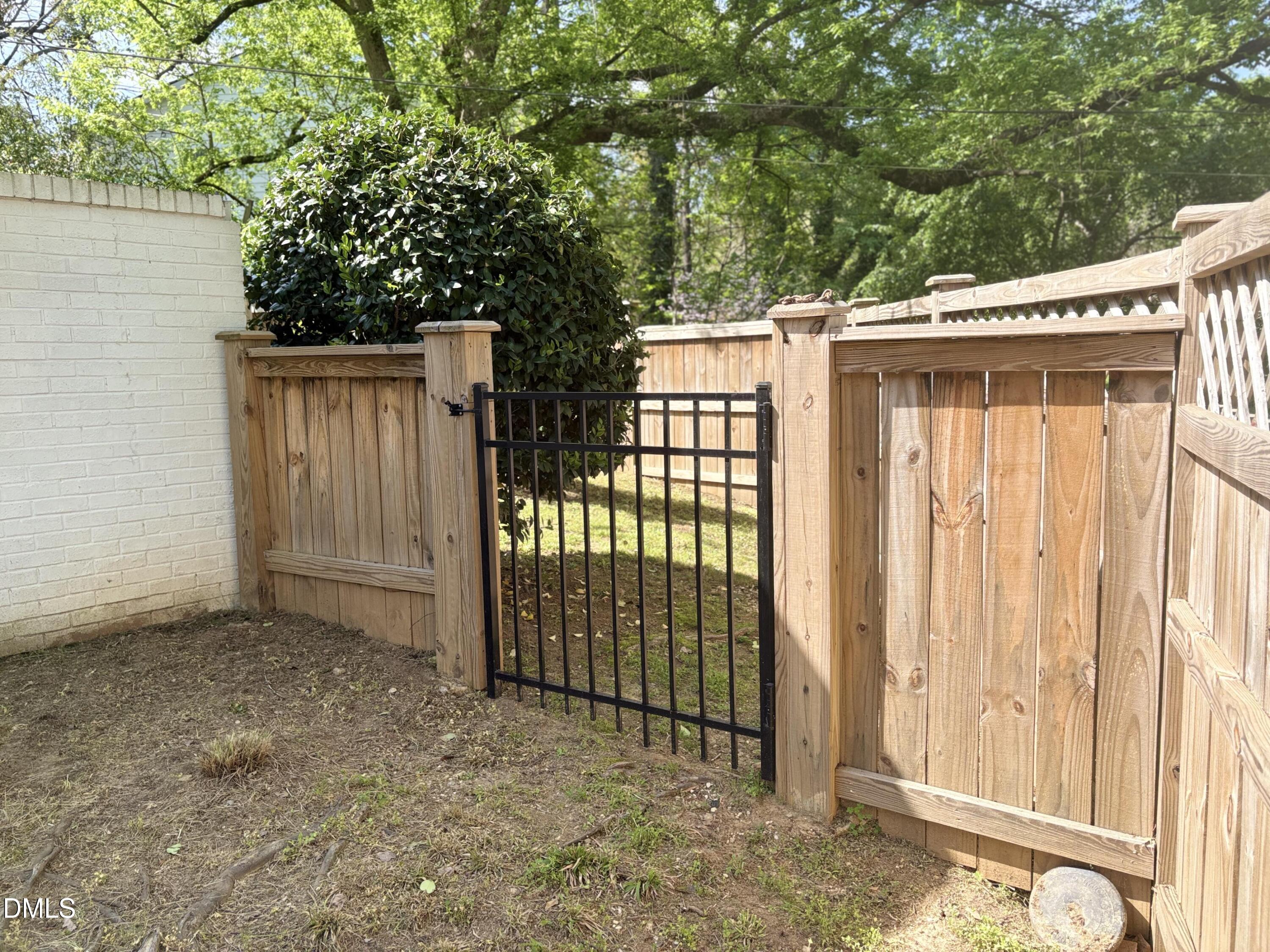1009 Helms Property Photo 14