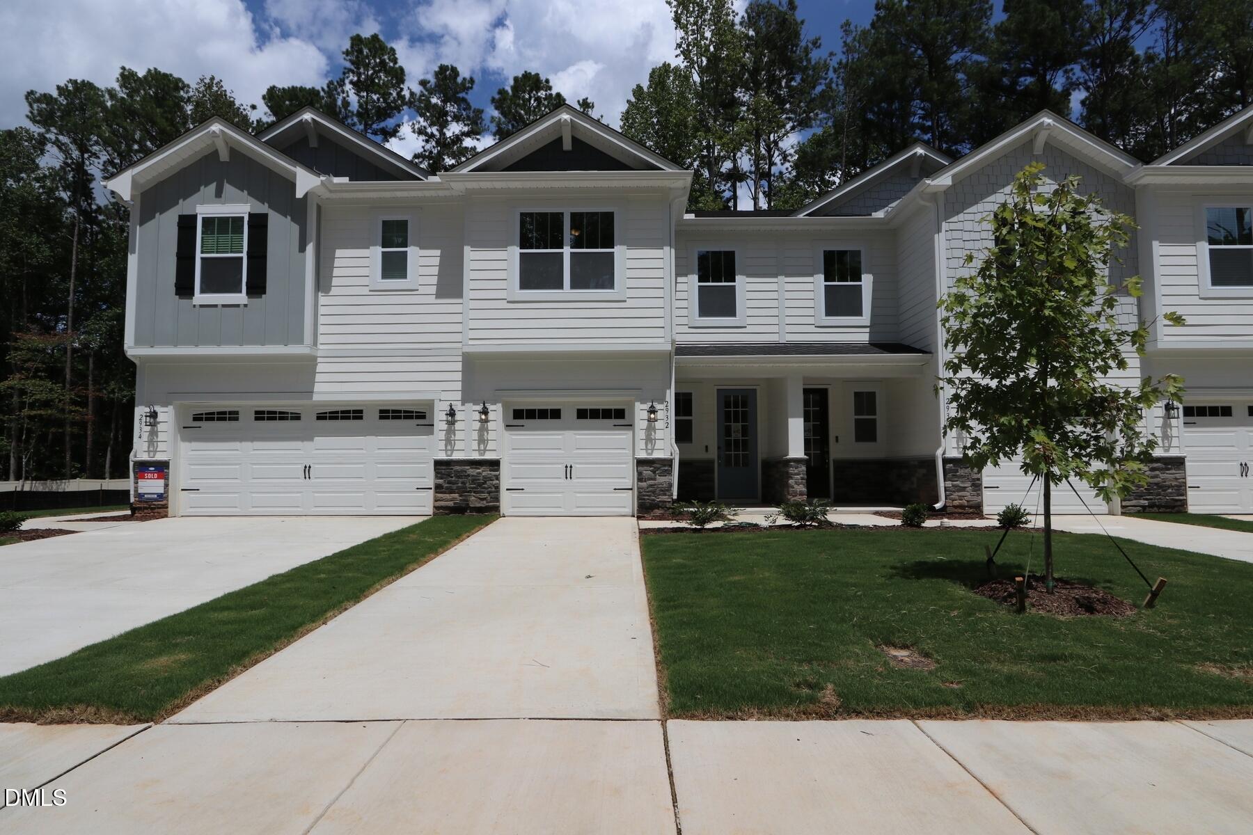 2932 Spring Manor Way Property Photo 2