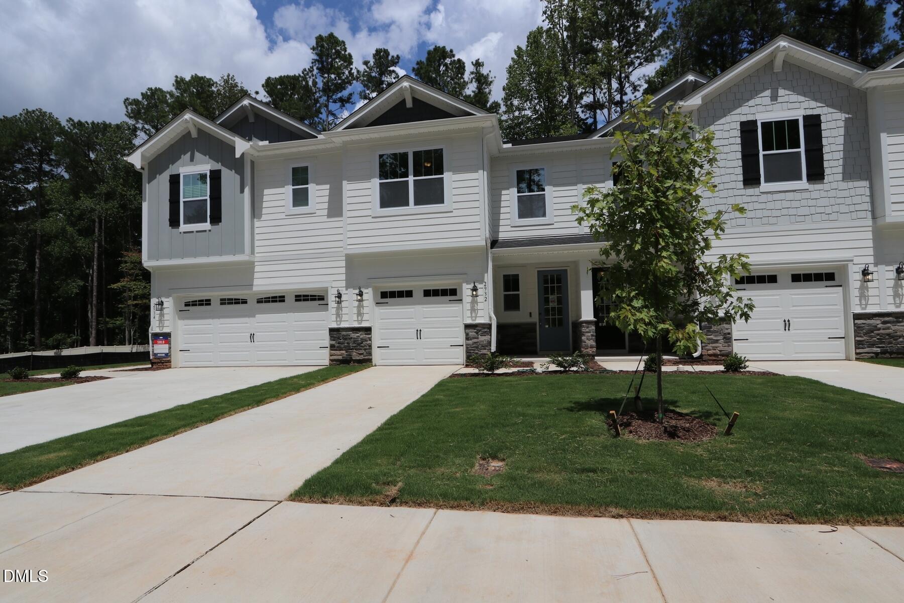 2932 Spring Manor Way Property Photo 3