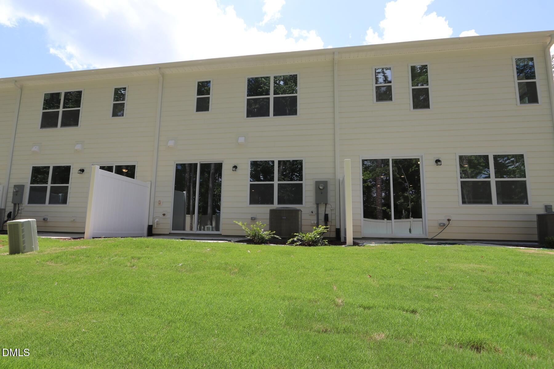 2932 Spring Manor Way Property Photo 4