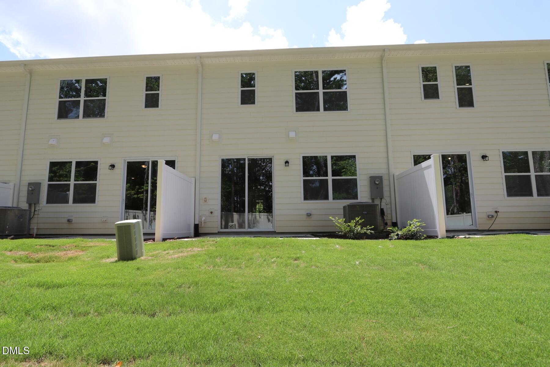 2932 Spring Manor Way Property Photo 5